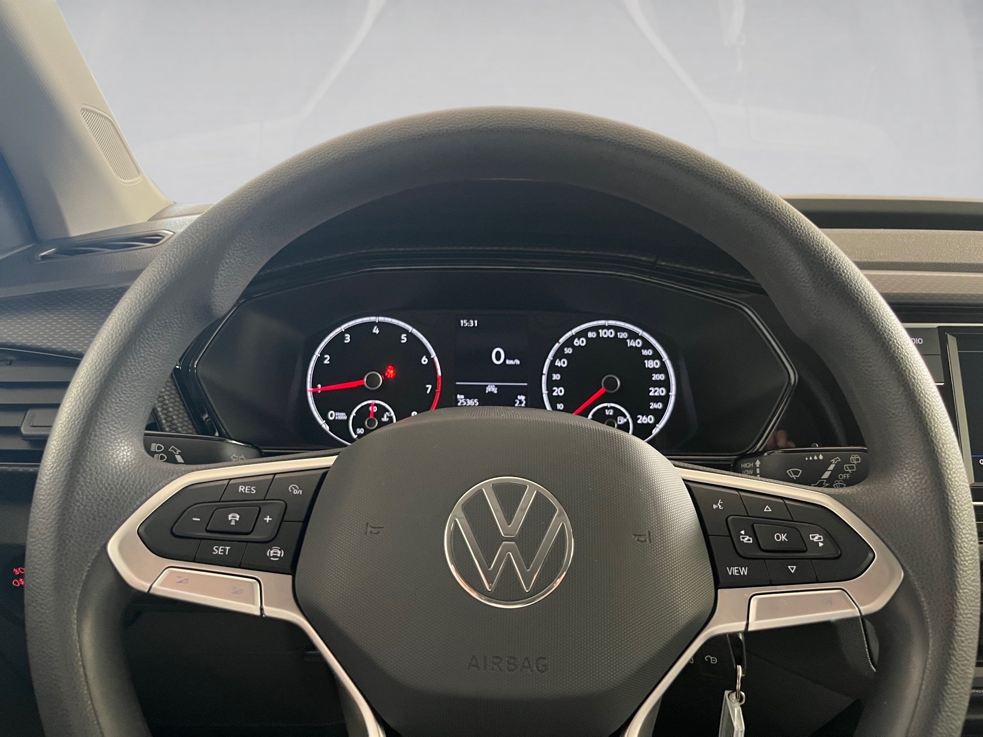 T-Cross Life LIFE TSI+ALU 16+ACC+EINPARKHILFE+APP CONNECT+KLIMA+WINTERPAKET+SIDE ASSI