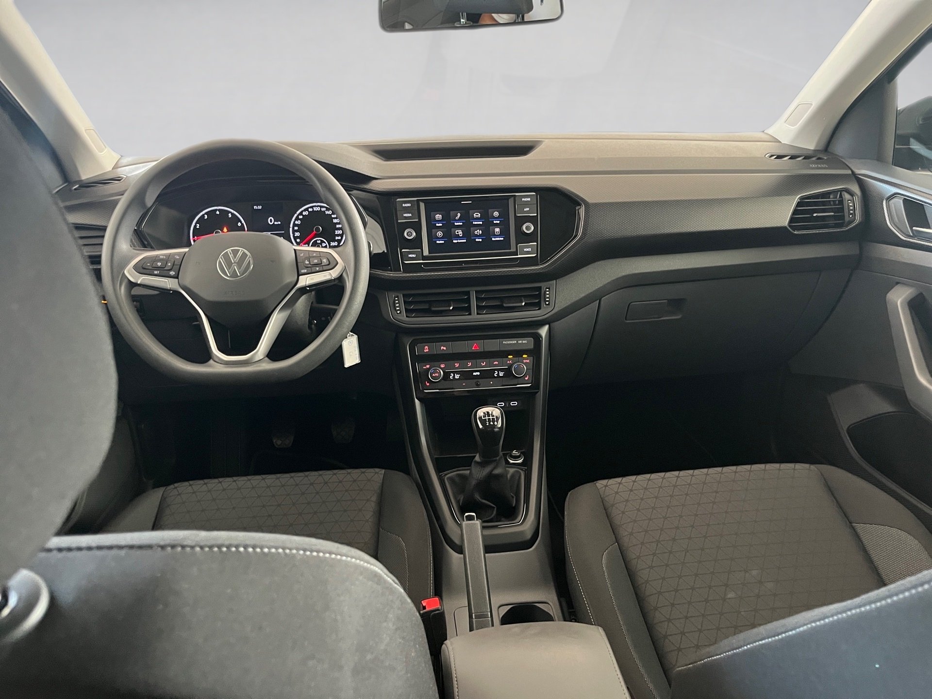 T-Cross Life LIFE TSI+ALU 16+ACC+EINPARKHILFE+APP CONNECT+KLIMA+WINTERPAKET+SIDE ASSI