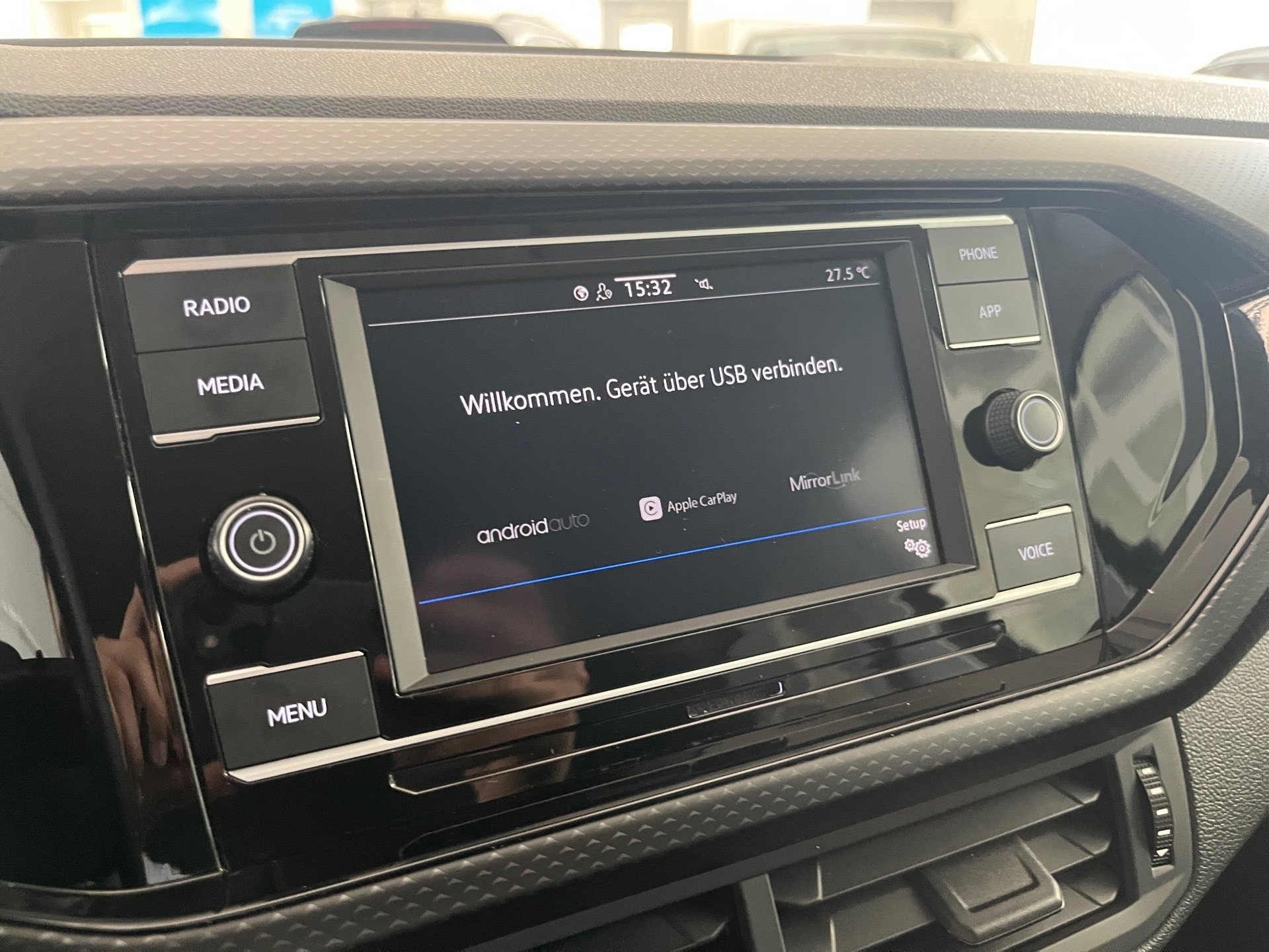 T-Cross Life LIFE TSI+ALU 16+ACC+EINPARKHILFE+APP CONNECT+KLIMA+WINTERPAKET+SIDE ASSI