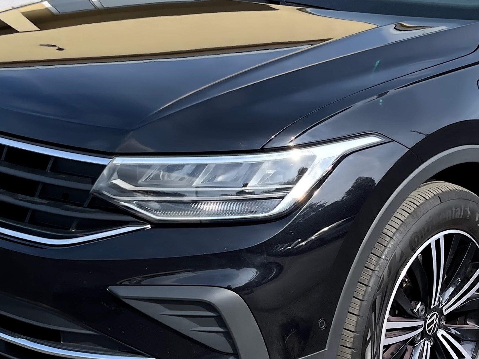 Tiguan LIFE eHybrid DSG+ALU 18+AHK+TRAVEL ASSIST+ACC+RÜCKFAHRKA.+APPCONNECT+LED