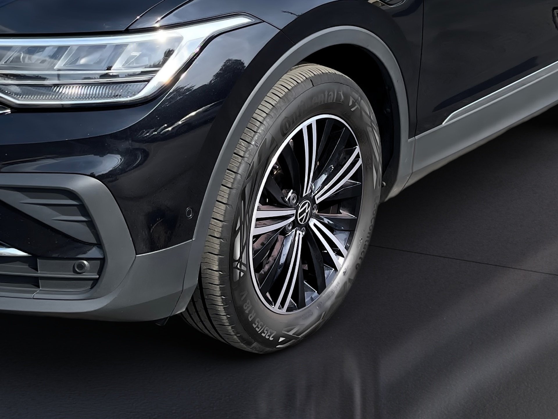 Tiguan LIFE eHybrid DSG+ALU 18+AHK+TRAVEL ASSIST+ACC+RÜCKFAHRKA.+APPCONNECT+LED