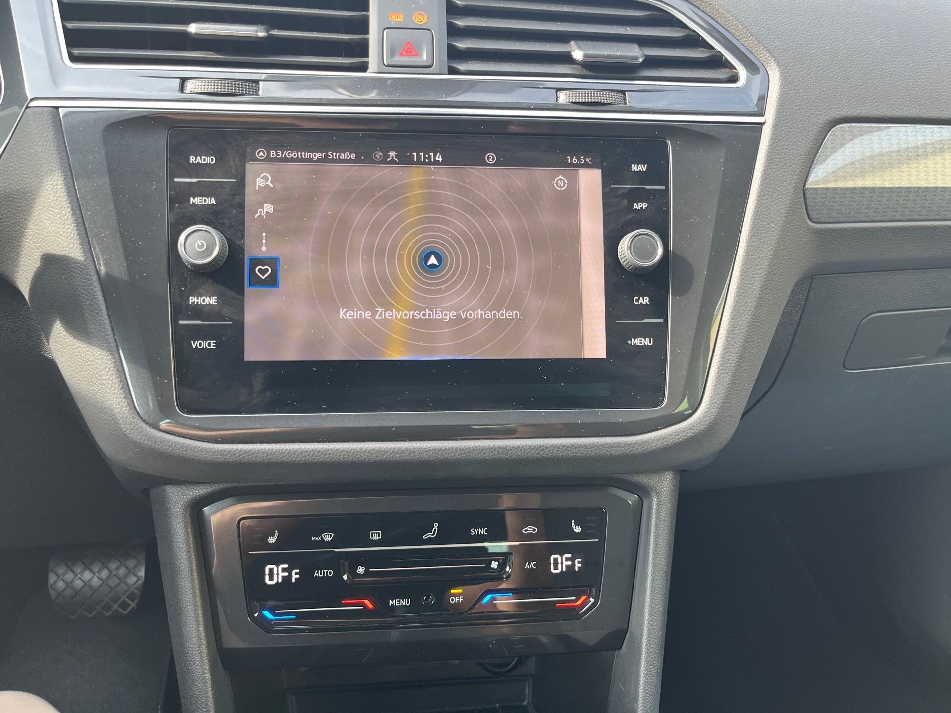 Tiguan LIFE eHybrid DSG+ALU 18+AHK+TRAVEL ASSIST+ACC+RÜCKFAHRKA.+APPCONNECT+LED