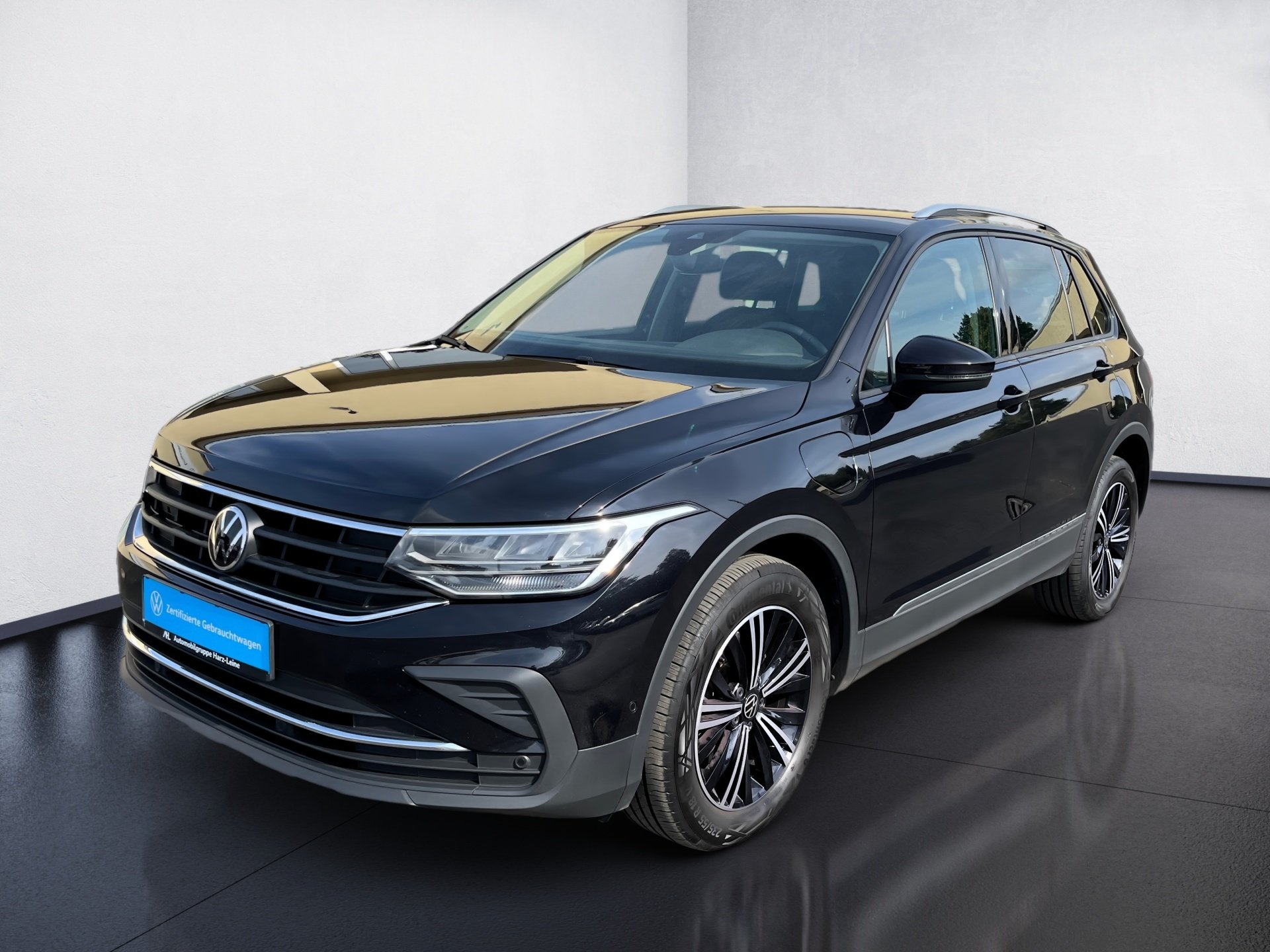 Tiguan LIFE eHybrid DSG+ALU 18+AHK+TRAVEL ASSIST+ACC+RÜCKFAHRKA.+APPCONNECT+LED