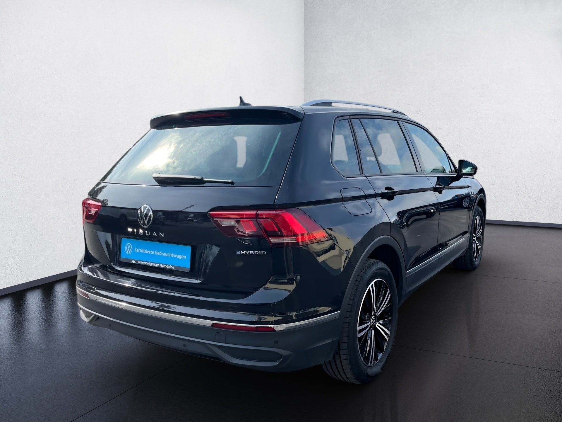 Tiguan LIFE eHybrid DSG+ALU 18+AHK+TRAVEL ASSIST+ACC+RÜCKFAHRKA.+APPCONNECT+LED