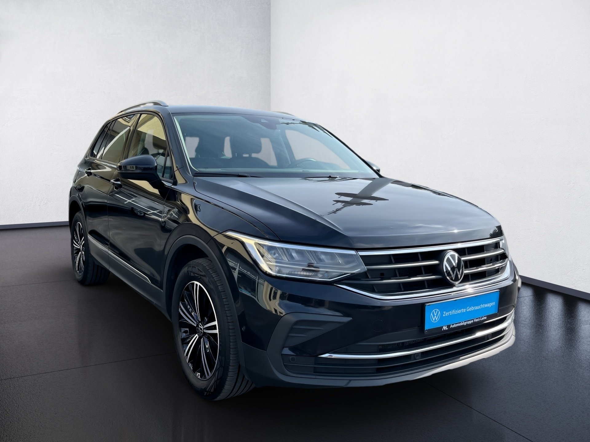 Tiguan LIFE eHybrid DSG+ALU 18+AHK+TRAVEL ASSIST+ACC+RÜCKFAHRKA.+APPCONNECT+LED