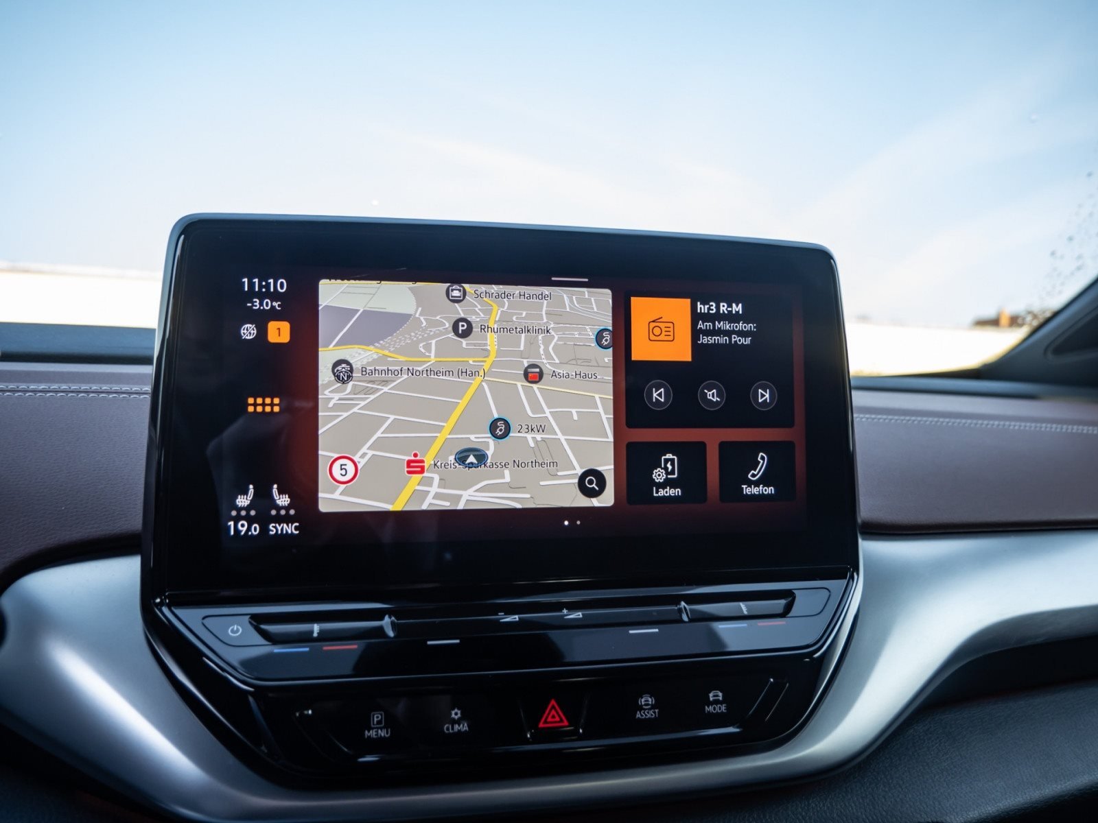 ID.4 PRO PERFORMANCE+ALU 19+AHK+RÜCKFAHRKAMERA+KEYLESS+LED-MATRIX+NAVI PRO+AP