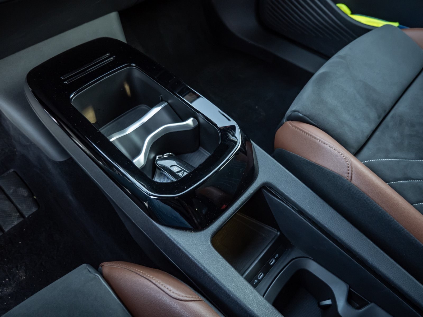 ID.4 PRO PERFORMANCE+ALU 19+AHK+RÜCKFAHRKAMERA+KEYLESS+LED-MATRIX+NAVI PRO+AP