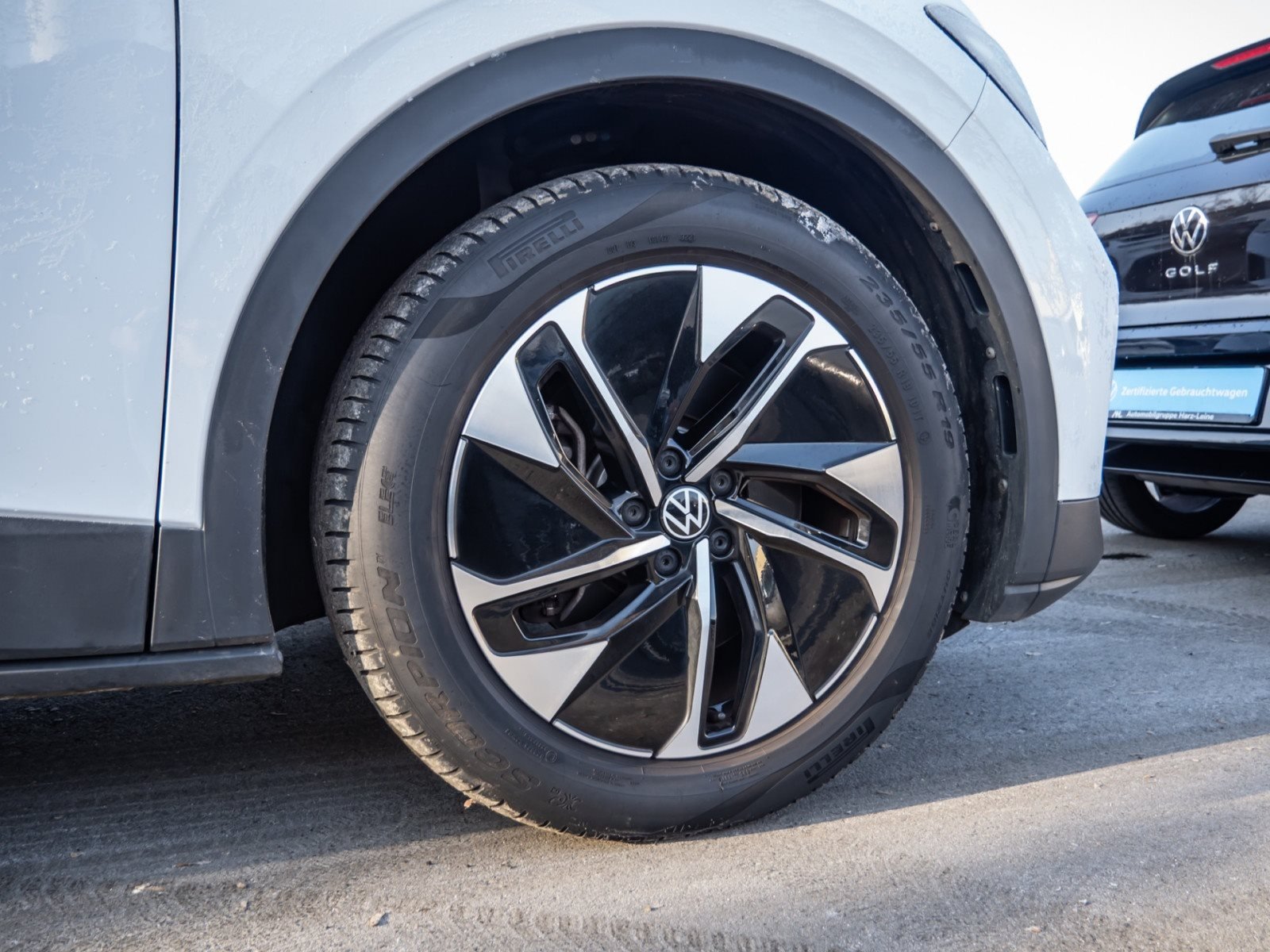 ID.4 PRO PERFORMANCE+ALU 19+AHK+RÜCKFAHRKAMERA+KEYLESS+LED-MATRIX+NAVI PRO+AP