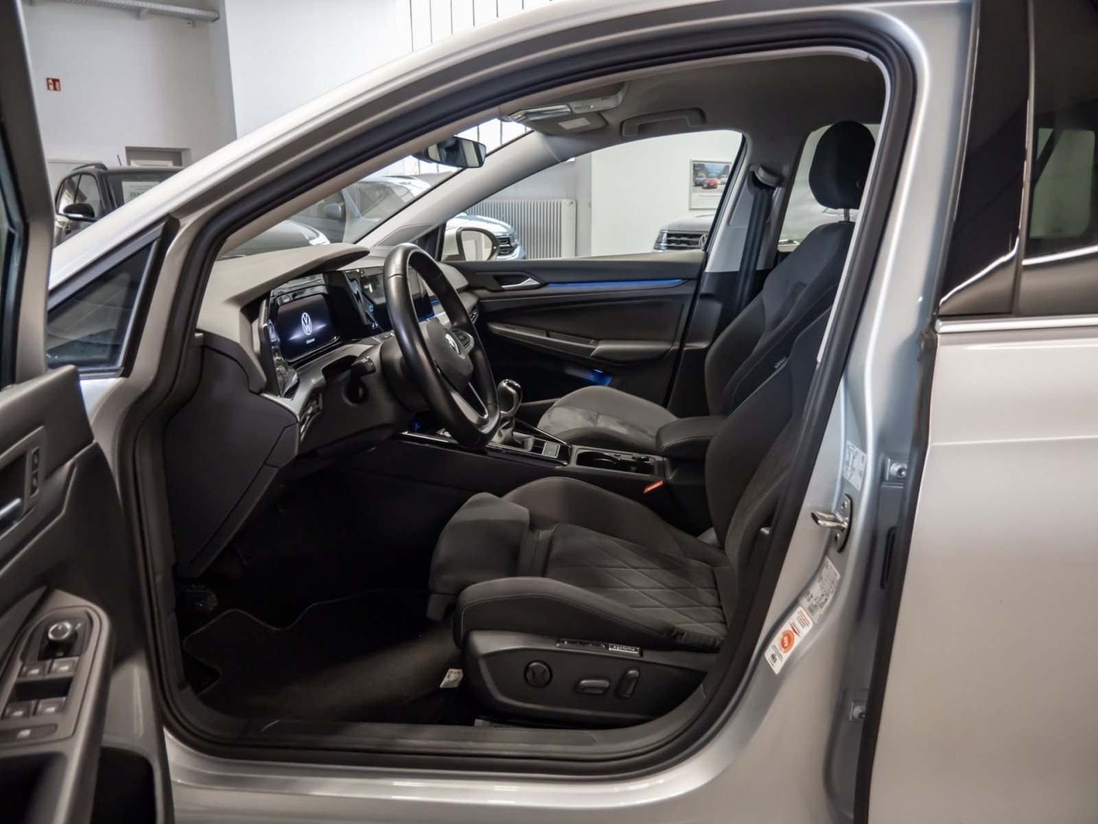 Golf VIII Variant STYLE TSI+ALU 17+ERGO SITZ+TRAVEL ASSIST+RÜCKFAHRKAMERA+NAVI+LED-PLUS+