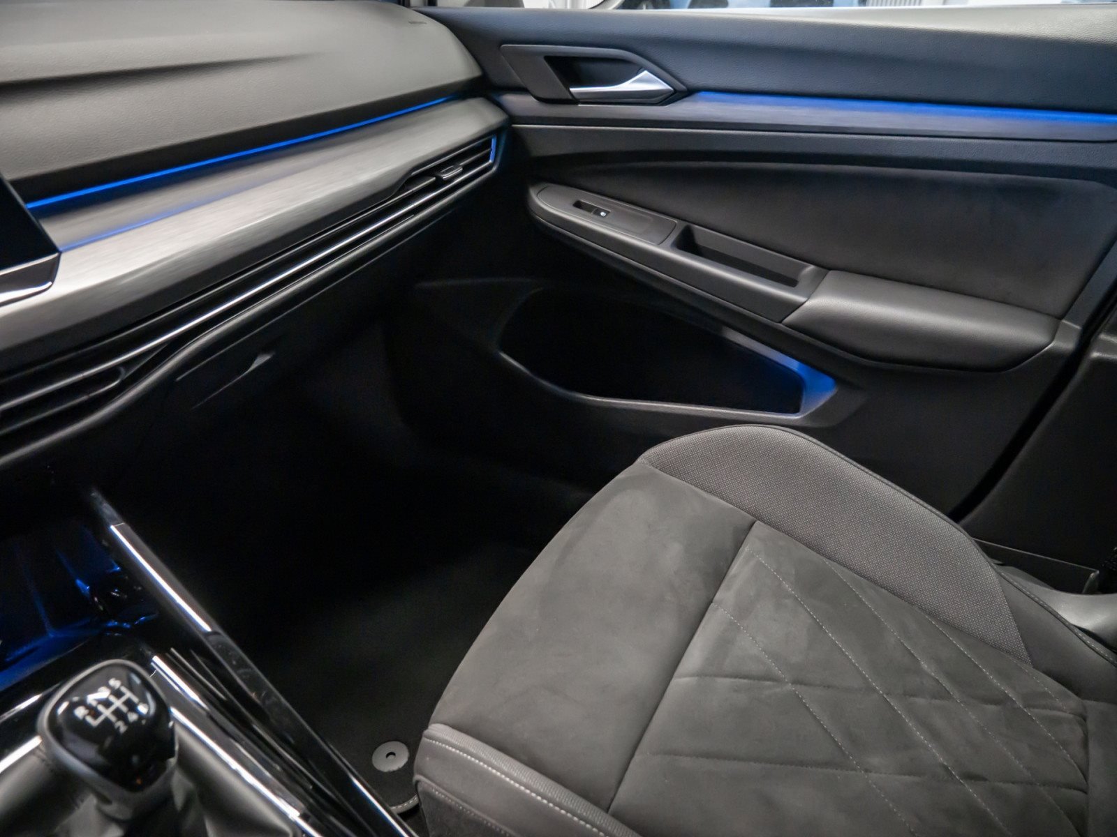 Golf VIII Variant STYLE TSI+ALU 17+ERGO SITZ+TRAVEL ASSIST+RÜCKFAHRKAMERA+NAVI+LED-PLUS+