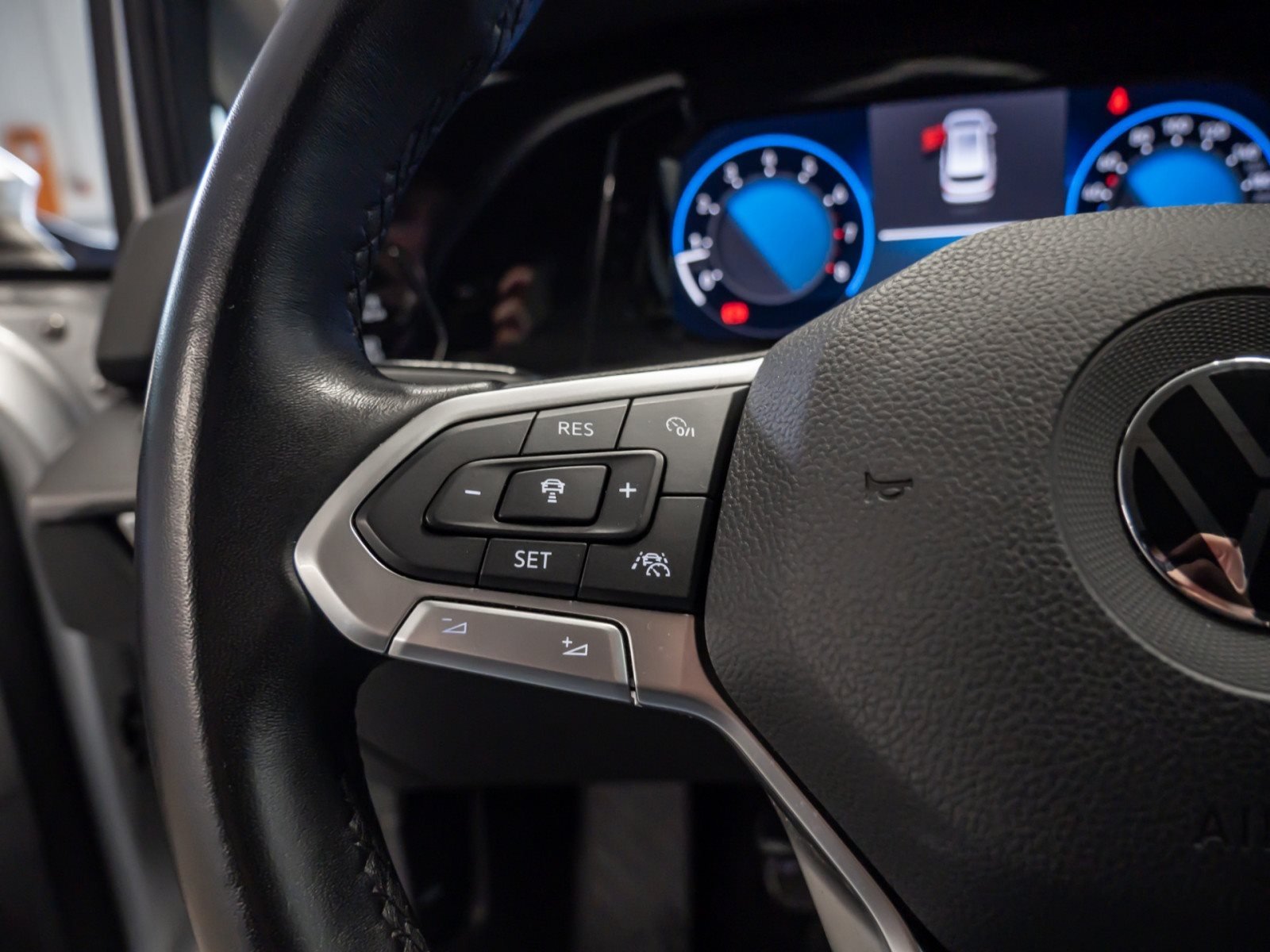 Golf VIII Variant STYLE TSI+ALU 17+ERGO SITZ+TRAVEL ASSIST+RÜCKFAHRKAMERA+NAVI+LED-PLUS+