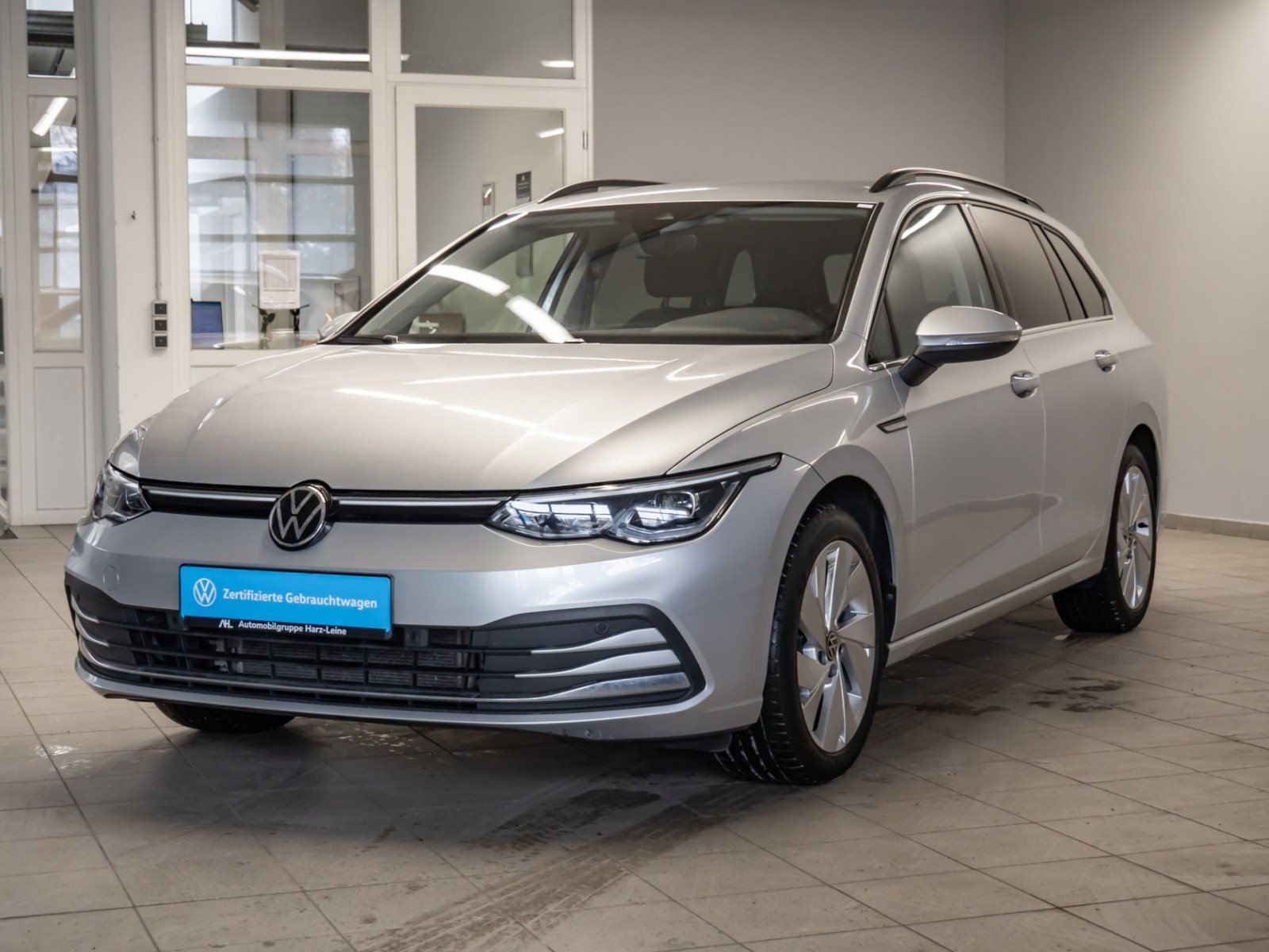 Golf VIII Variant STYLE TSI+ALU 17+ERGO SITZ+TRAVEL ASSIST+RÜCKFAHRKAMERA+NAVI+LED-PLUS+