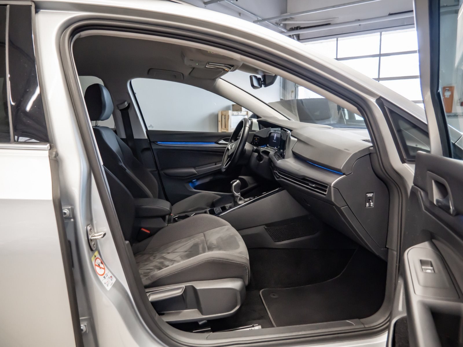 Golf VIII Variant STYLE TSI+ALU 17+ERGO SITZ+TRAVEL ASSIST+RÜCKFAHRKAMERA+NAVI+LED-PLUS+