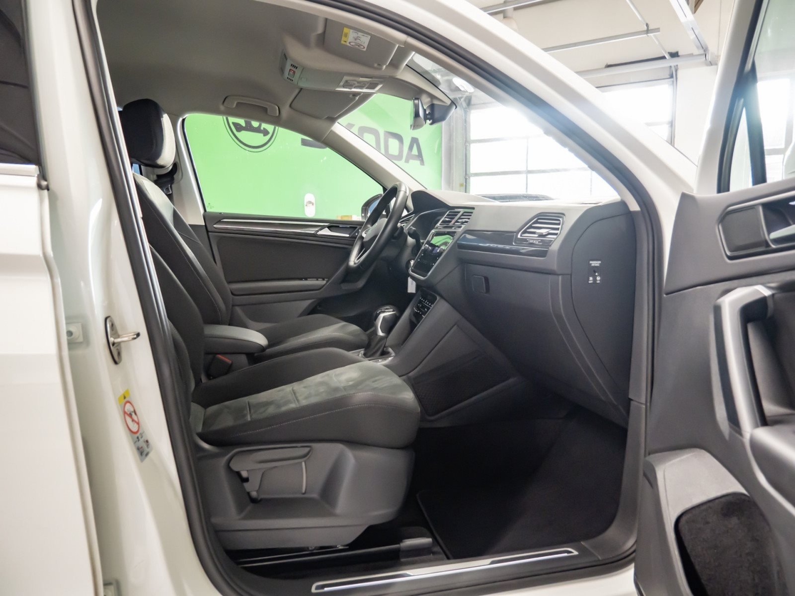 Tiguan ELEGANCE eHYBRID DSG+ALU 18+NAVI+LED-MATRIX+ACC+PARK ASSIST+SIDE ASSIST