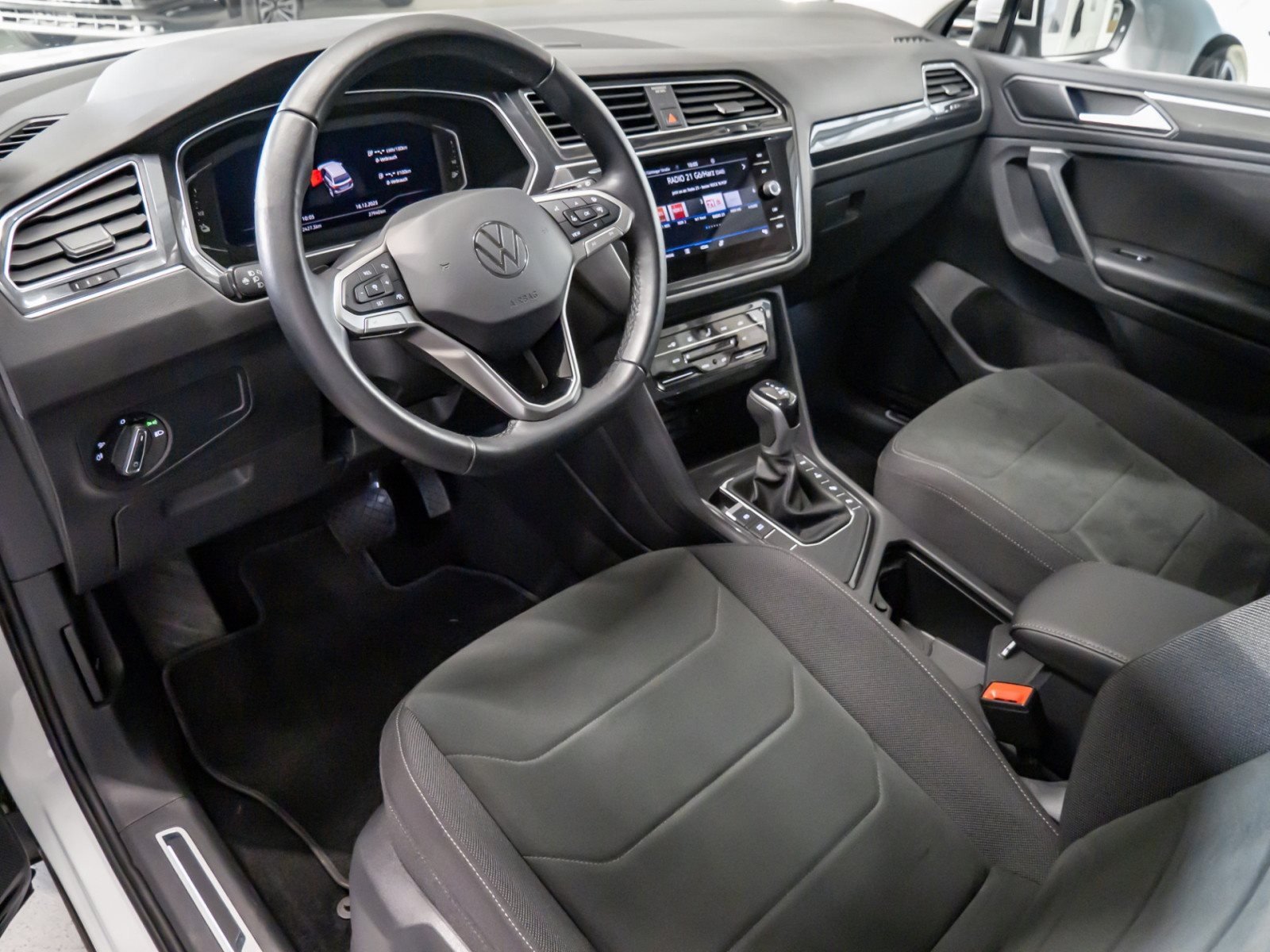 Tiguan ELEGANCE eHYBRID DSG+ALU 18+NAVI+LED-MATRIX+ACC+PARK ASSIST+SIDE ASSIST