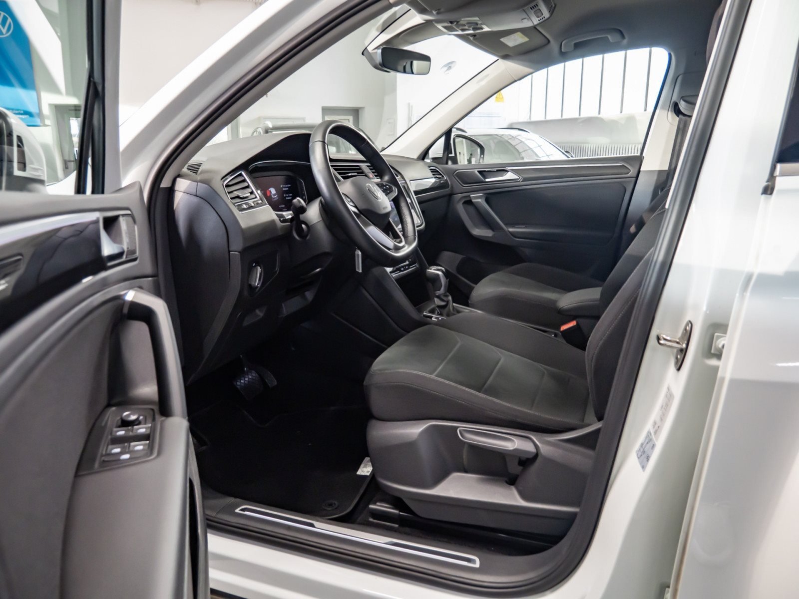 Tiguan ELEGANCE eHYBRID DSG+ALU 18+NAVI+LED-MATRIX+ACC+PARK ASSIST+SIDE ASSIST