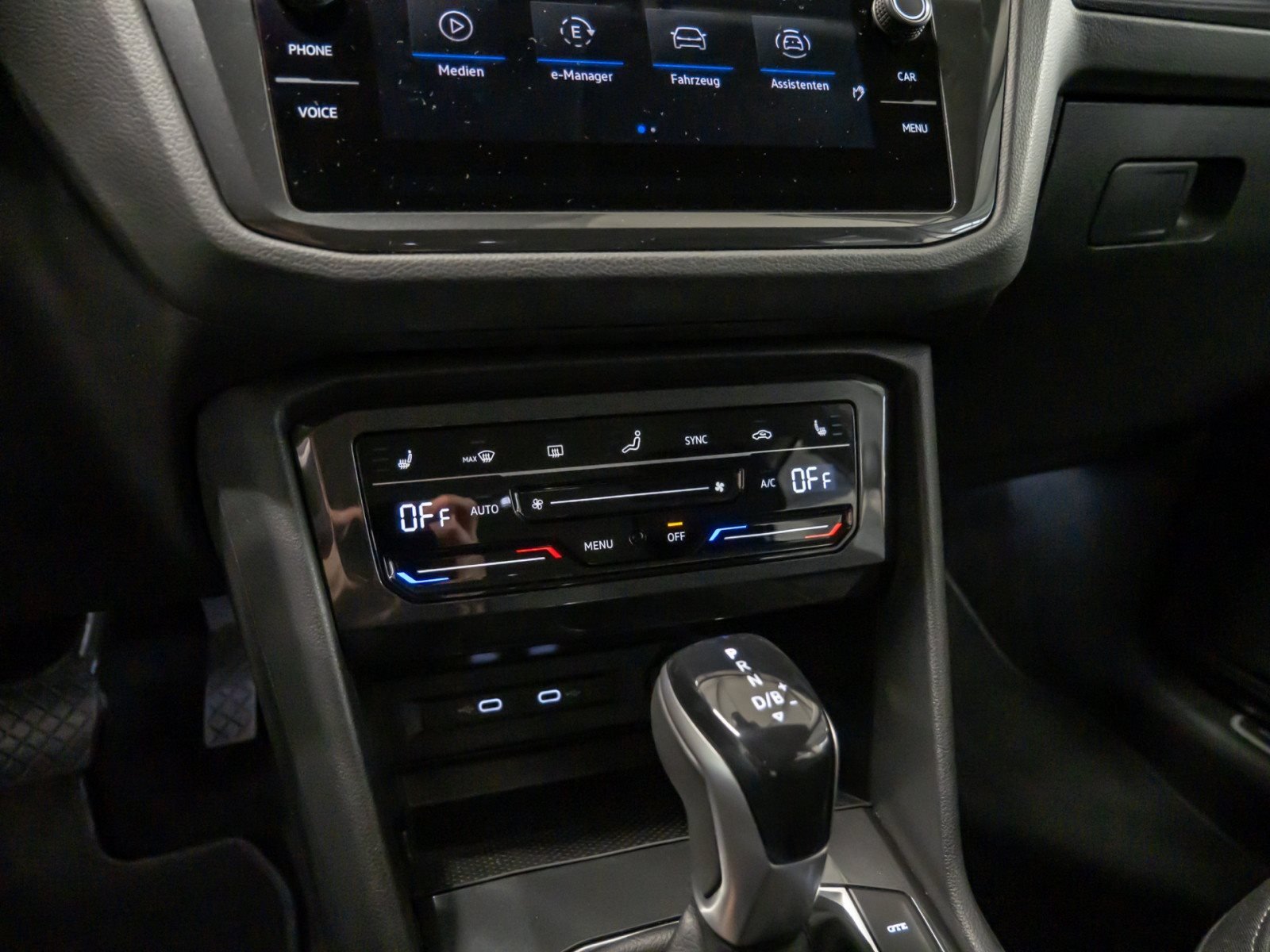 Tiguan ELEGANCE eHYBRID DSG+ALU 18+NAVI+LED-MATRIX+ACC+PARK ASSIST+SIDE ASSIST