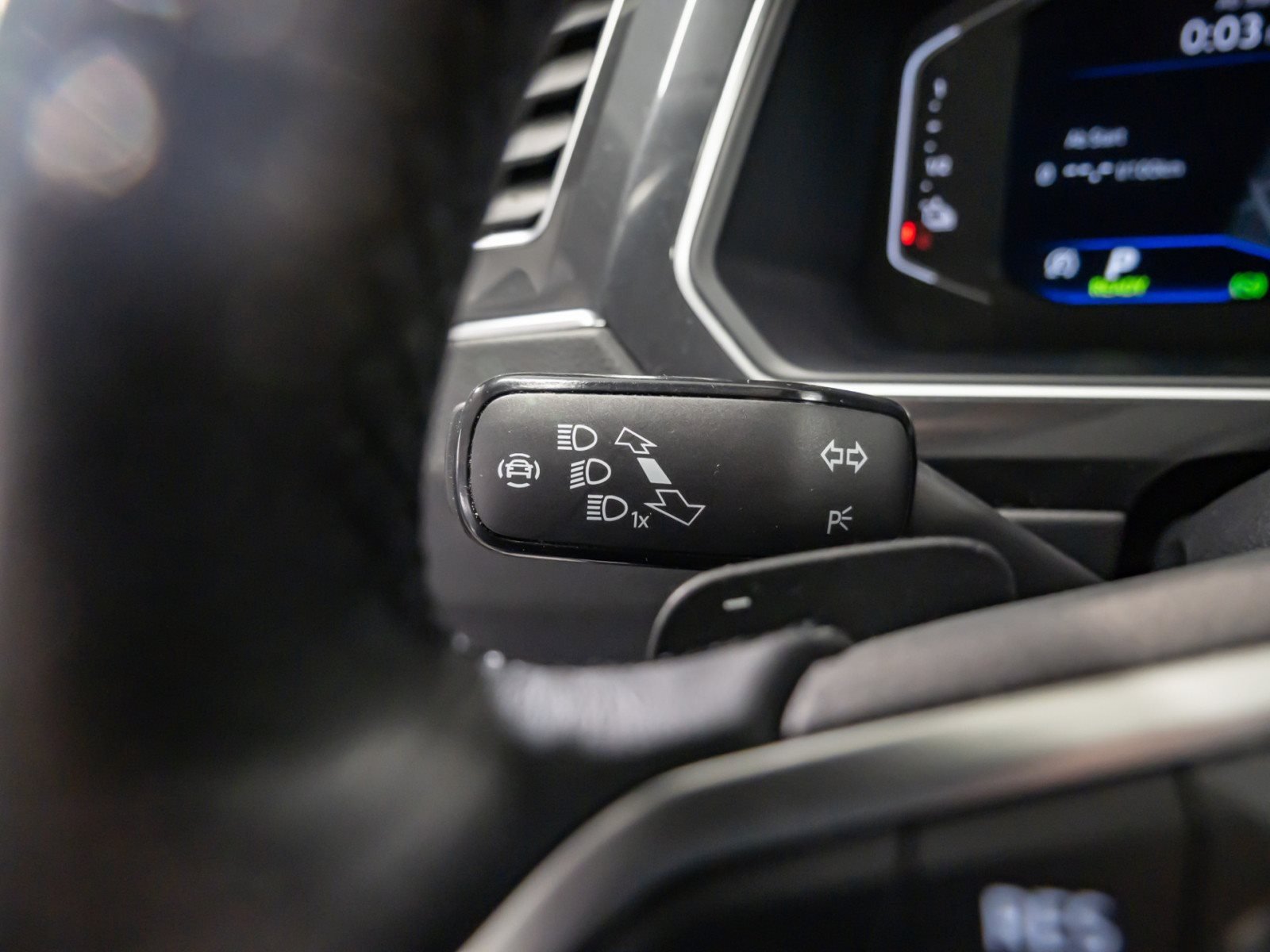 Tiguan ELEGANCE eHYBRID DSG+ALU 18+NAVI+LED-MATRIX+ACC+PARK ASSIST+SIDE ASSIST