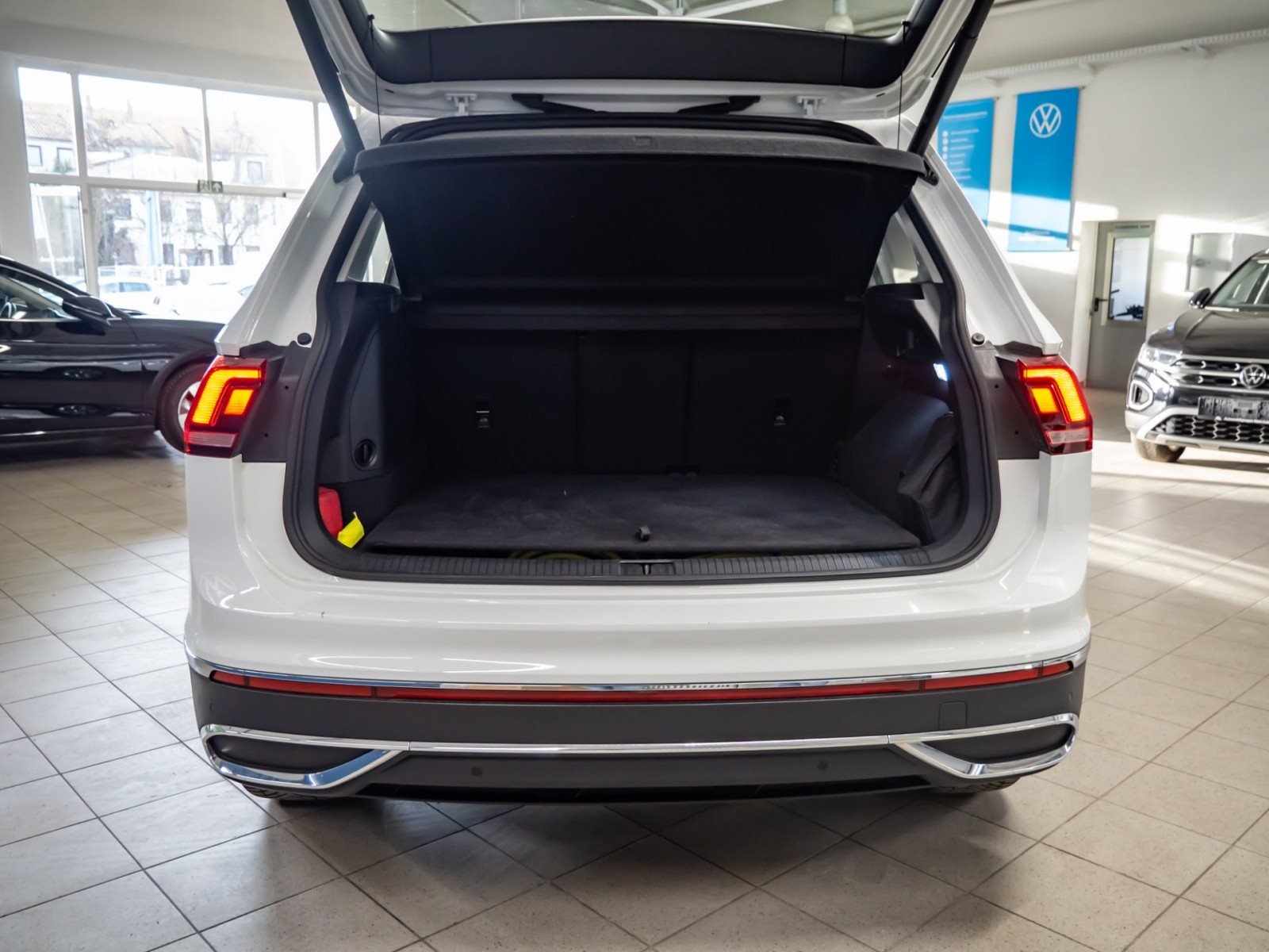 Tiguan ELEGANCE eHYBRID DSG+ALU 18+NAVI+LED-MATRIX+ACC+PARK ASSIST+SIDE ASSIST