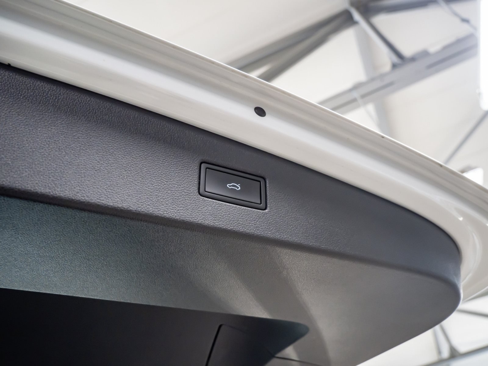 Tiguan ELEGANCE eHYBRID DSG+ALU 18+NAVI+LED-MATRIX+ACC+PARK ASSIST+SIDE ASSIST