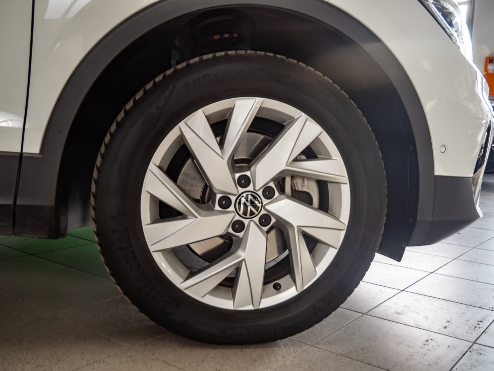 Tiguan ELEGANCE eHYBRID DSG+ALU 18+NAVI+LED-MATRIX+ACC+PARK ASSIST+SIDE ASSIST