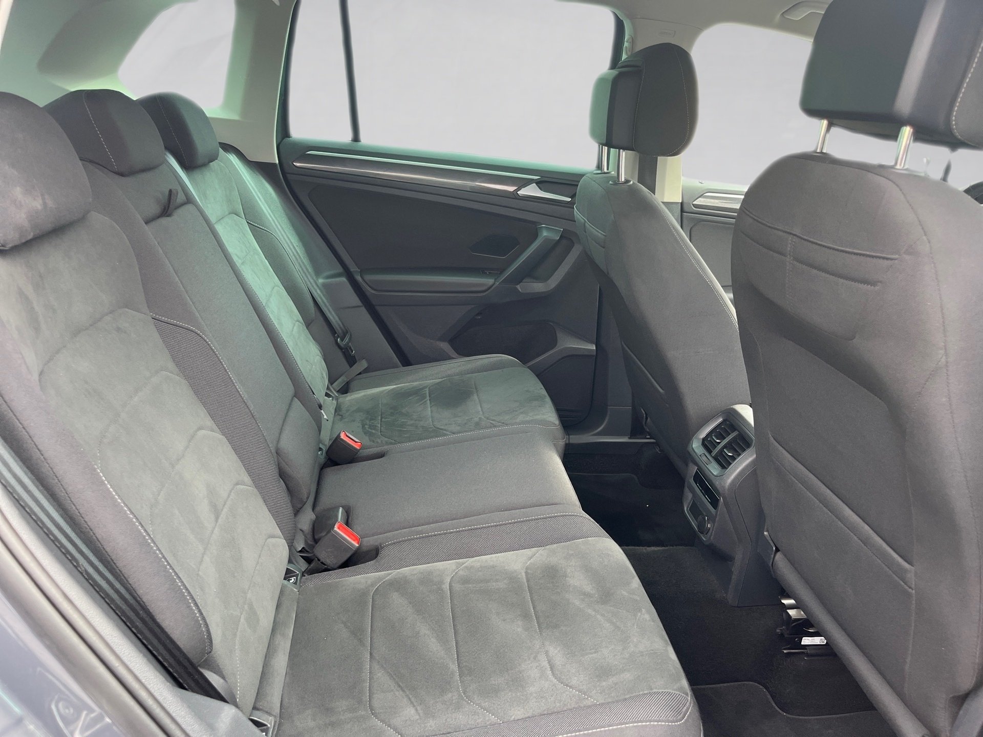 Tiguan ELEGANCE eHYBRID DSG+AHK+ALU 18+RÜCKFAHRKAMERA+APP CONNECT+LED-MATRIX