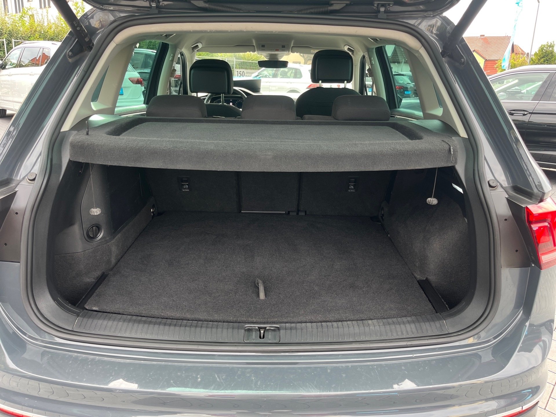 Tiguan ELEGANCE eHYBRID DSG+AHK+ALU 18+RÜCKFAHRKAMERA+APP CONNECT+LED-MATRIX