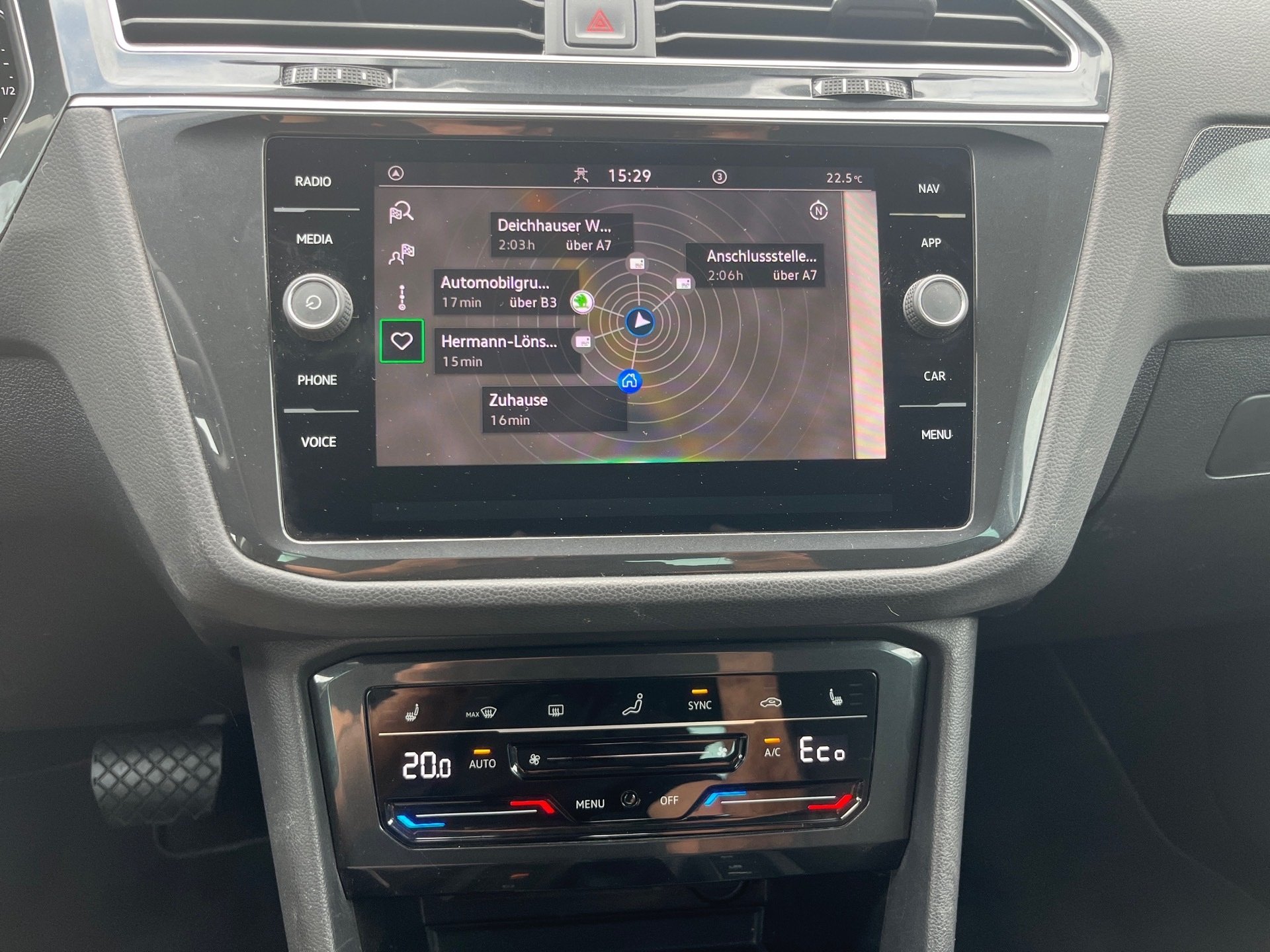 Tiguan ELEGANCE eHYBRID DSG+AHK+ALU 18+RÜCKFAHRKAMERA+APP CONNECT+LED-MATRIX