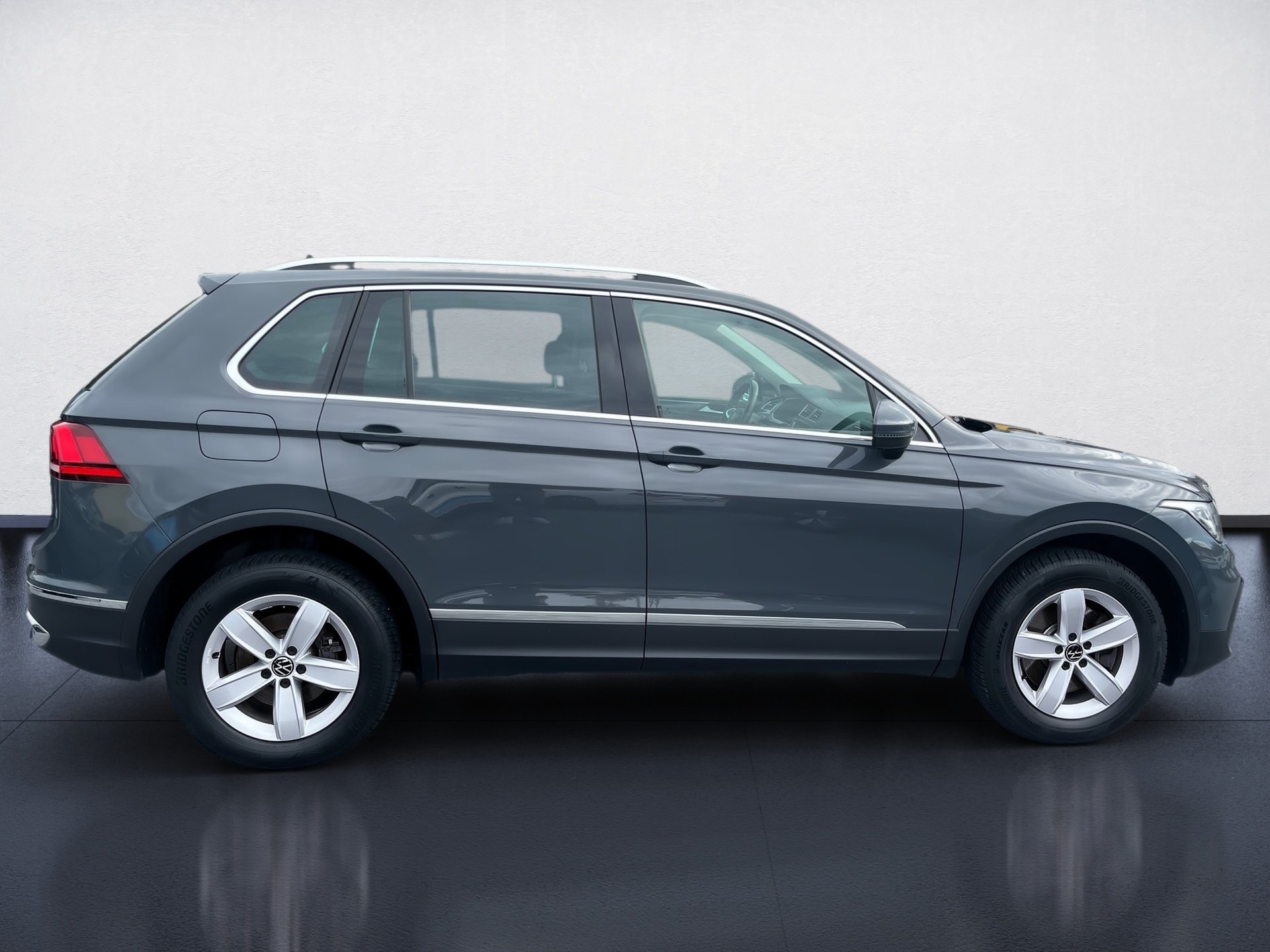 Tiguan ELEGANCE eHYBRID DSG+AHK+ALU 18+RÜCKFAHRKAMERA+APP CONNECT+LED-MATRIX