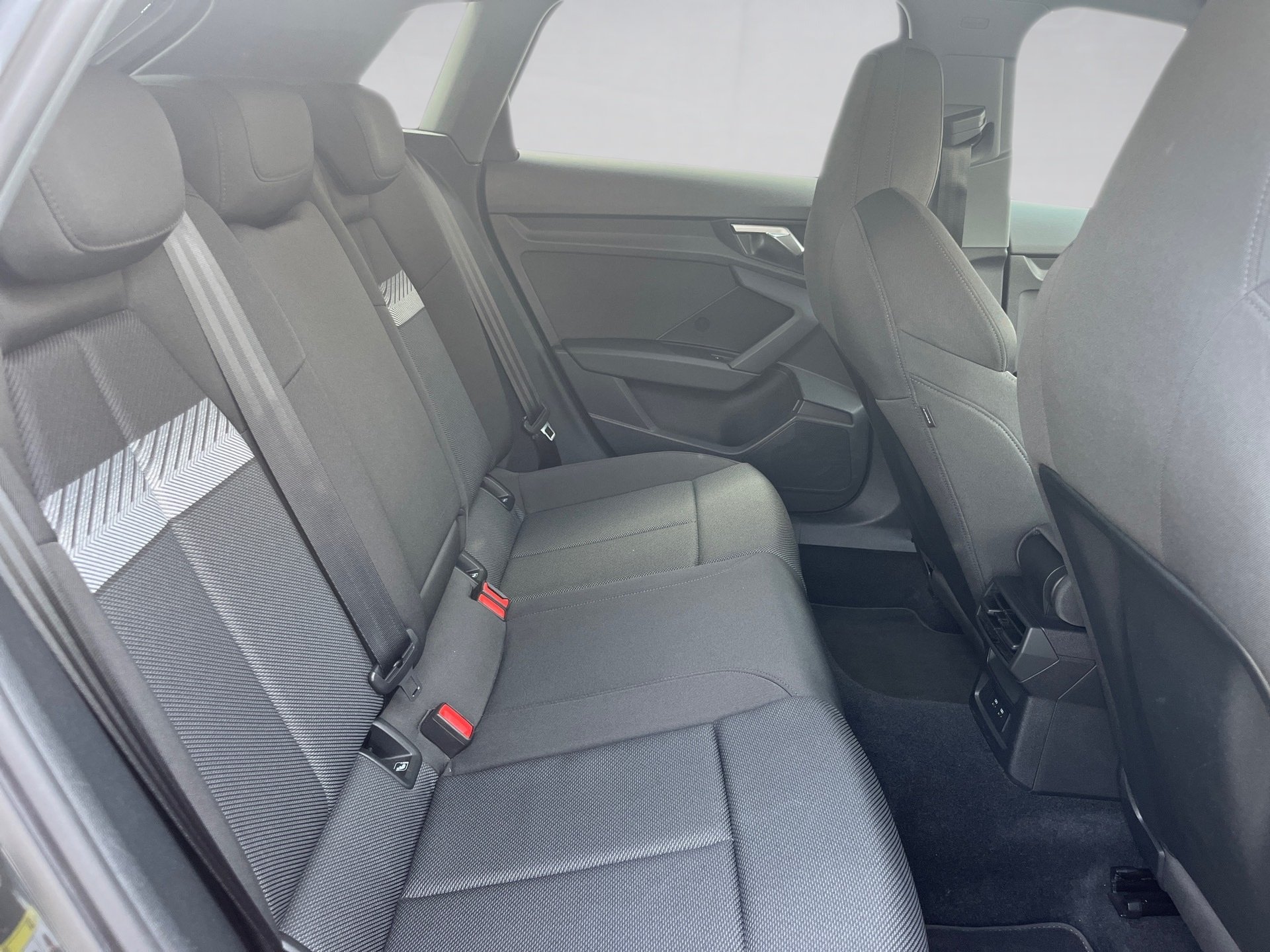 A3 Sportback ADVANCED TFSI S-TRONIC+ALU 18+LED+MMI NAVI+SPORTSITZE+KLIMA+BUSINESSPAKE