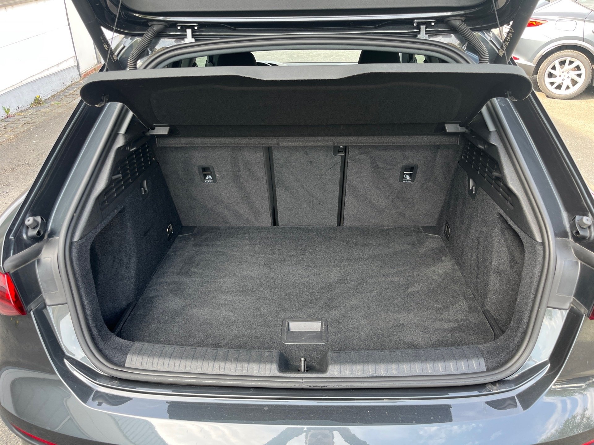 A3 Sportback ADVANCED TFSI S-TRONIC+ALU 18+LED+MMI NAVI+SPORTSITZE+KLIMA+BUSINESSPAKE