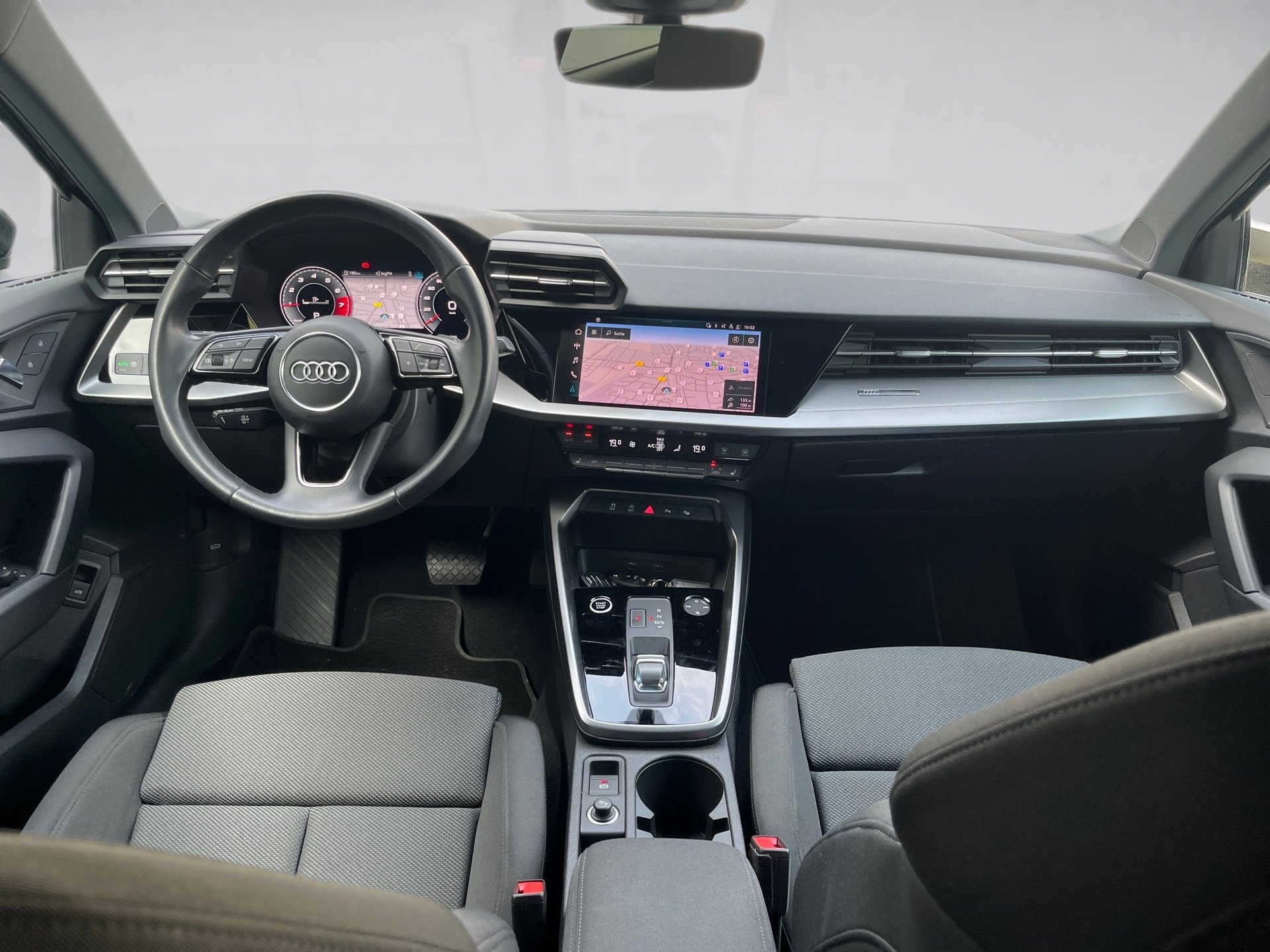 A3 Sportback ADVANCED TFSI S-TRONIC+ALU 18+LED+MMI NAVI+SPORTSITZE+KLIMA+BUSINESSPAKE