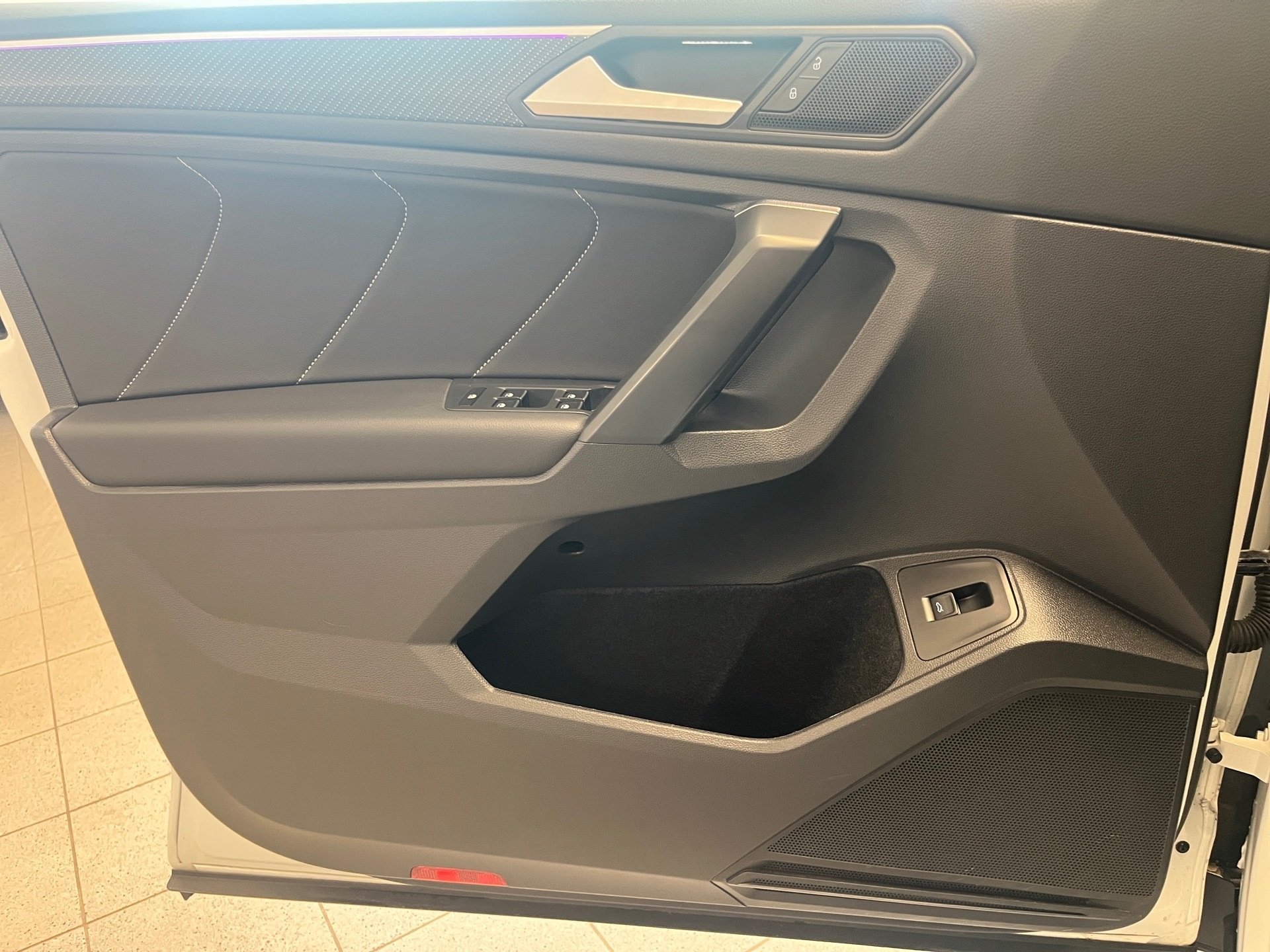 Tiguan Allspace R-LINE 4MOTION TSI DSG+ALU 16+ACC+EINPARKHILFE+IQ. LIGHT+APP CONNECT