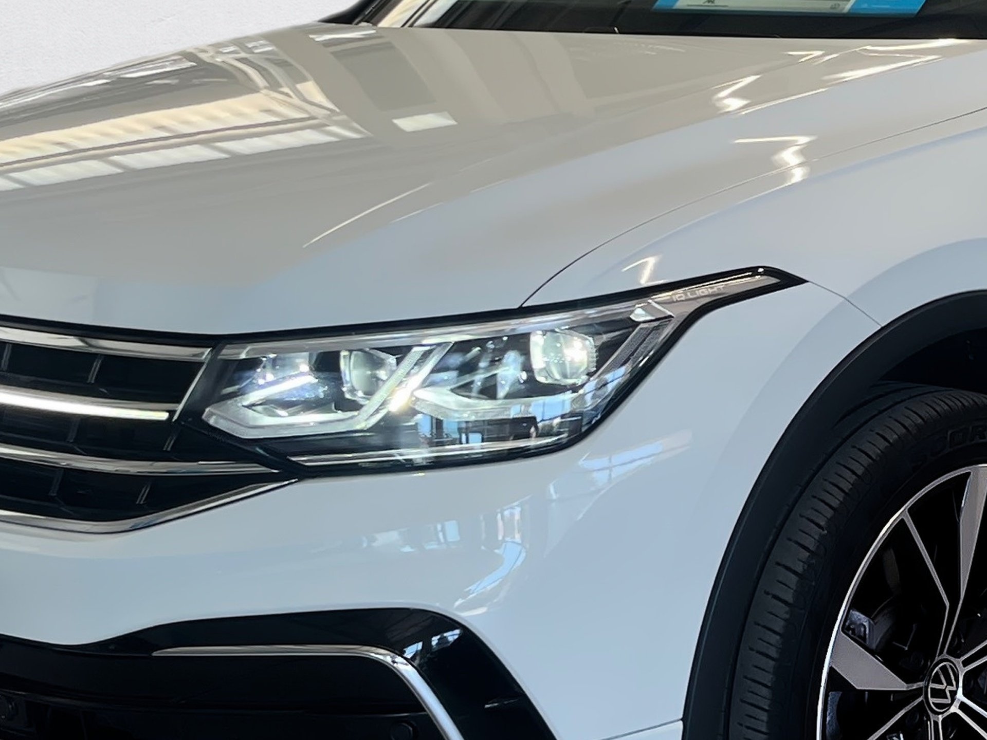Tiguan Allspace R-LINE 4MOTION TSI DSG+ALU 16+ACC+EINPARKHILFE+IQ. LIGHT+APP CONNECT