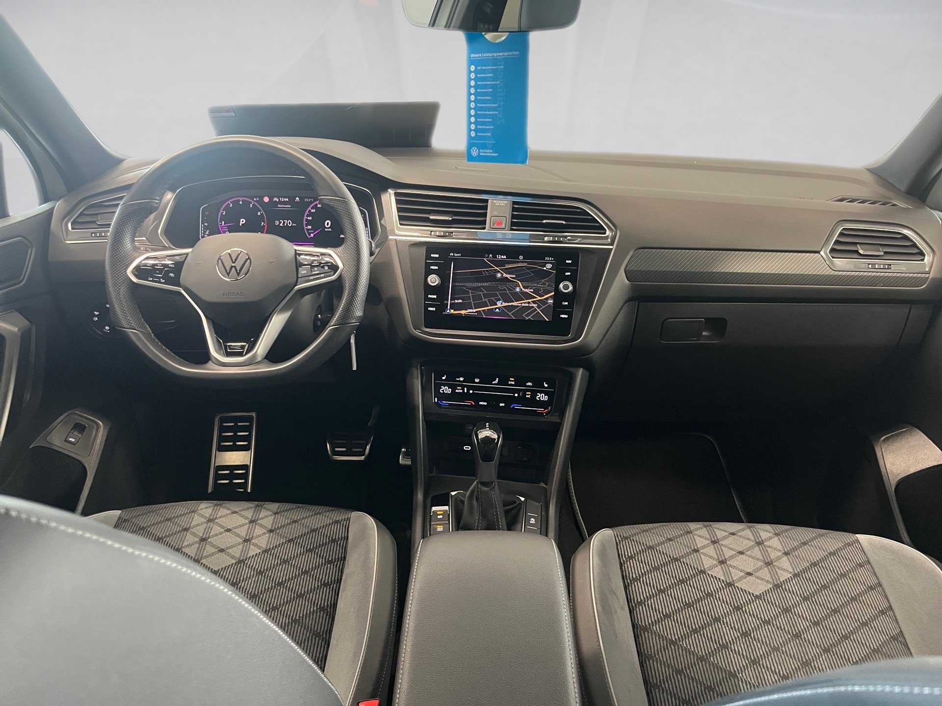 Tiguan Allspace R-LINE 4MOTION TSI DSG+ALU 16+ACC+EINPARKHILFE+IQ. LIGHT+APP CONNECT