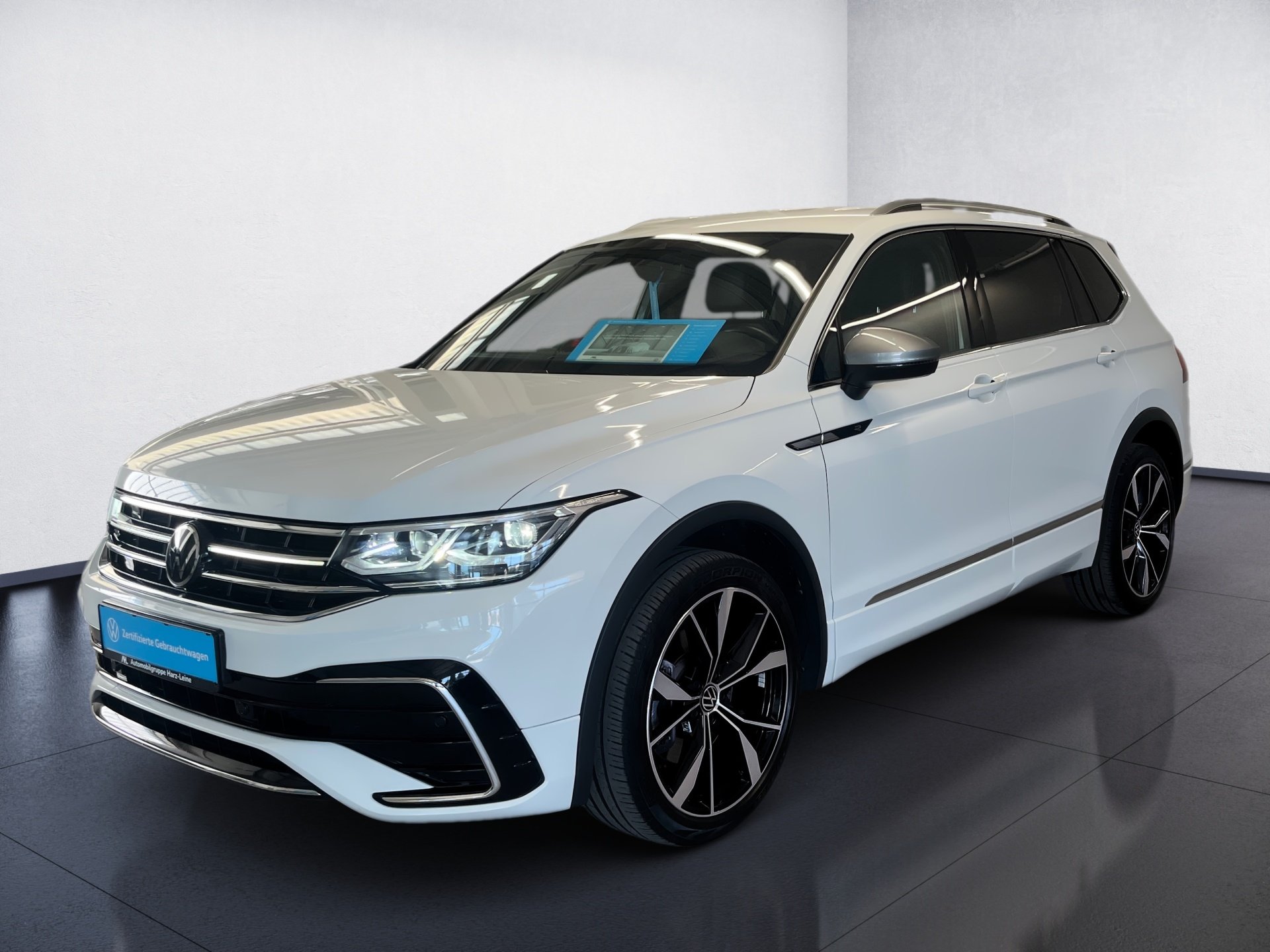 Tiguan Allspace R-LINE 4MOTION TSI DSG+ALU 16+ACC+EINPARKHILFE+IQ. LIGHT+APP CONNECT