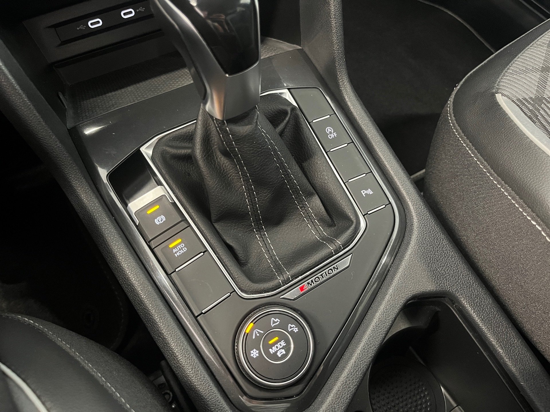 Tiguan Allspace R-LINE 4MOTION TSI DSG+ALU 16+ACC+EINPARKHILFE+IQ. LIGHT+APP CONNECT