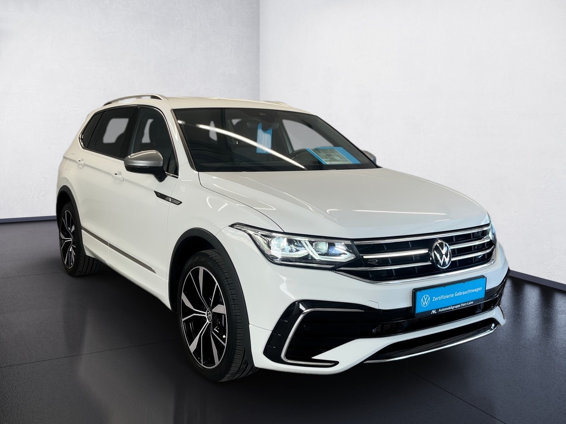 Tiguan Allspace R-LINE 4MOTION TSI DSG+ALU 16+ACC+EINPARKHILFE+IQ. LIGHT+APP CONNECT