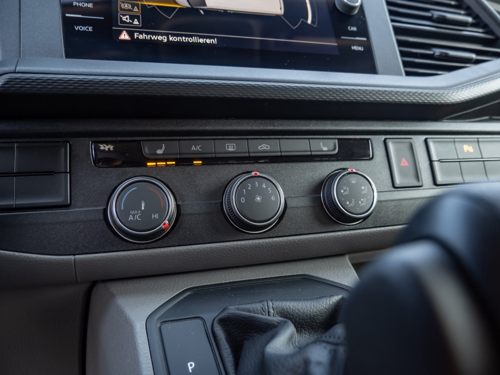 Transporter Kombi TDI DSG+ACC+ELK HECKKLAPPE+RÜCKFAHRKAMERA+SITZHEIZUNG+KLIMA+APP CONNECT