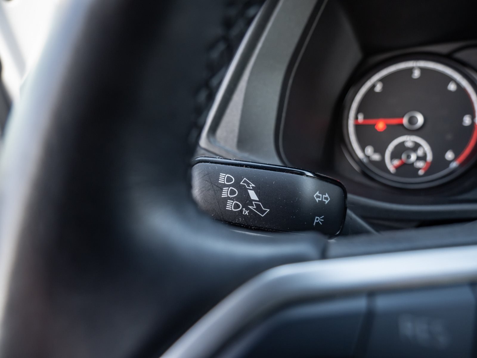 Transporter Kombi TDI DSG+ACC+ELK HECKKLAPPE+RÜCKFAHRKAMERA+SITZHEIZUNG+KLIMA+APP CONNECT