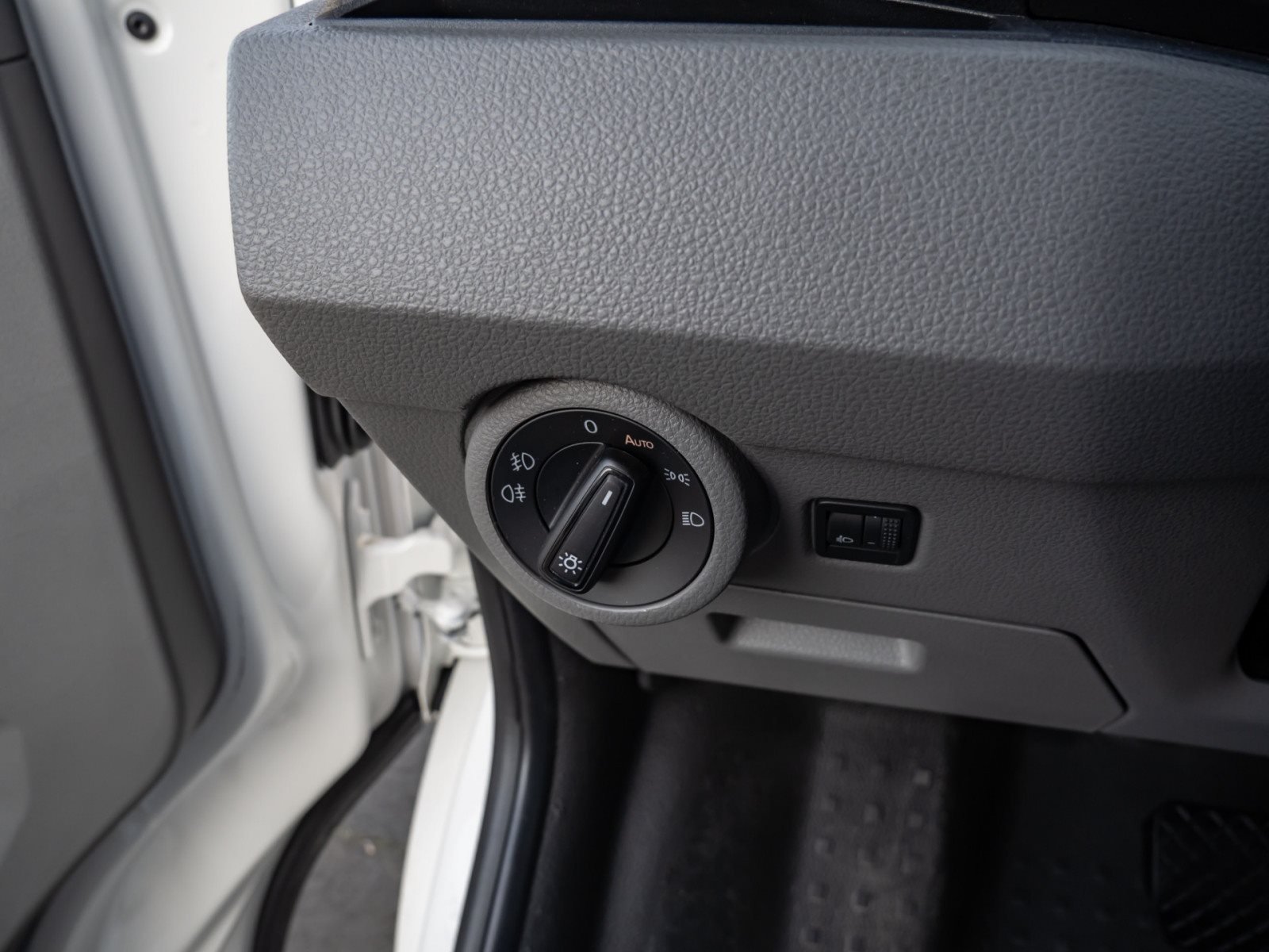 Transporter Kombi TDI DSG+ACC+ELK HECKKLAPPE+RÜCKFAHRKAMERA+SITZHEIZUNG+KLIMA+APP CONNECT