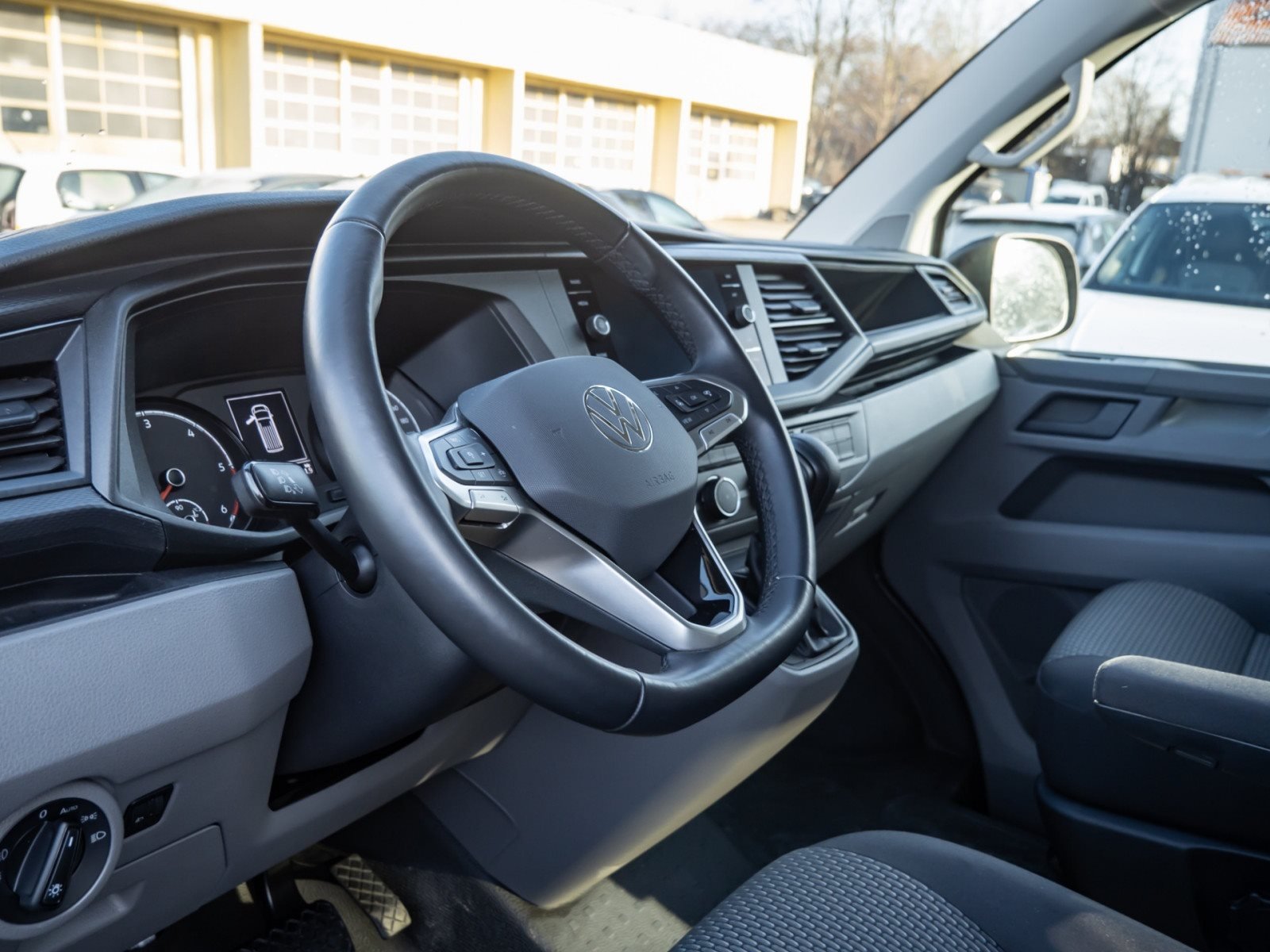 Transporter Kombi TDI DSG+ACC+ELK HECKKLAPPE+RÜCKFAHRKAMERA+SITZHEIZUNG+KLIMA+APP CONNECT