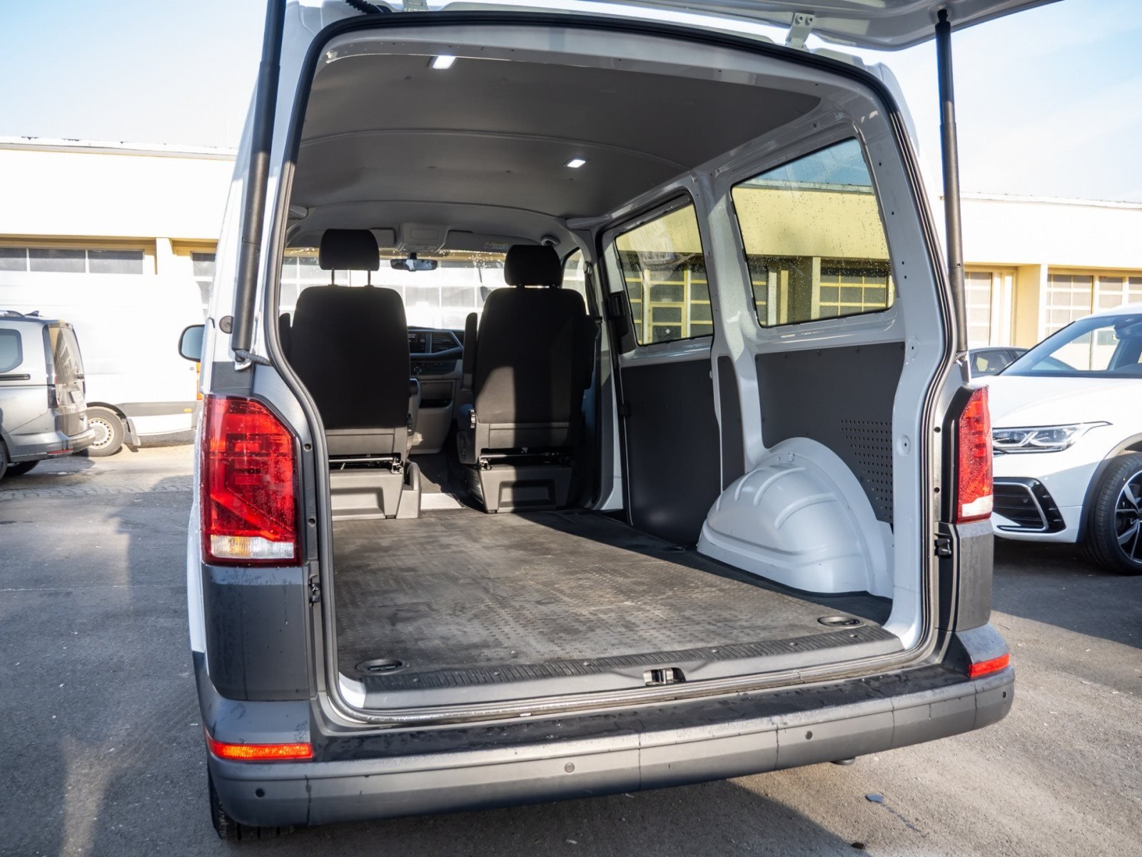 Transporter Kombi TDI DSG+ACC+ELK HECKKLAPPE+RÜCKFAHRKAMERA+SITZHEIZUNG+KLIMA+APP CONNECT