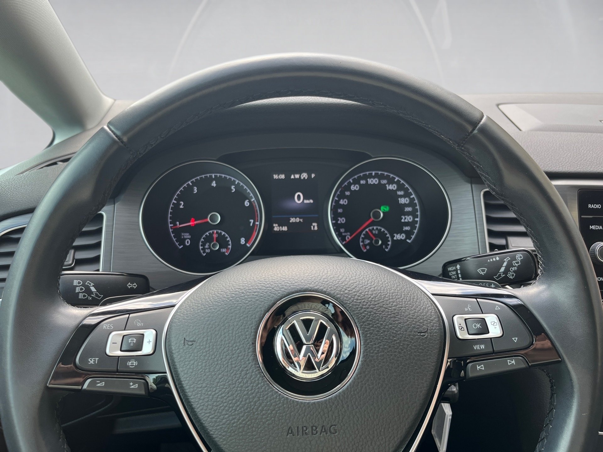 Golf Sportsvan COMFORTLINE TSI DSG+ALU 16+NAVI+ACC+LED+EINPARKHILFE+WINTERPAKET+KLIMA