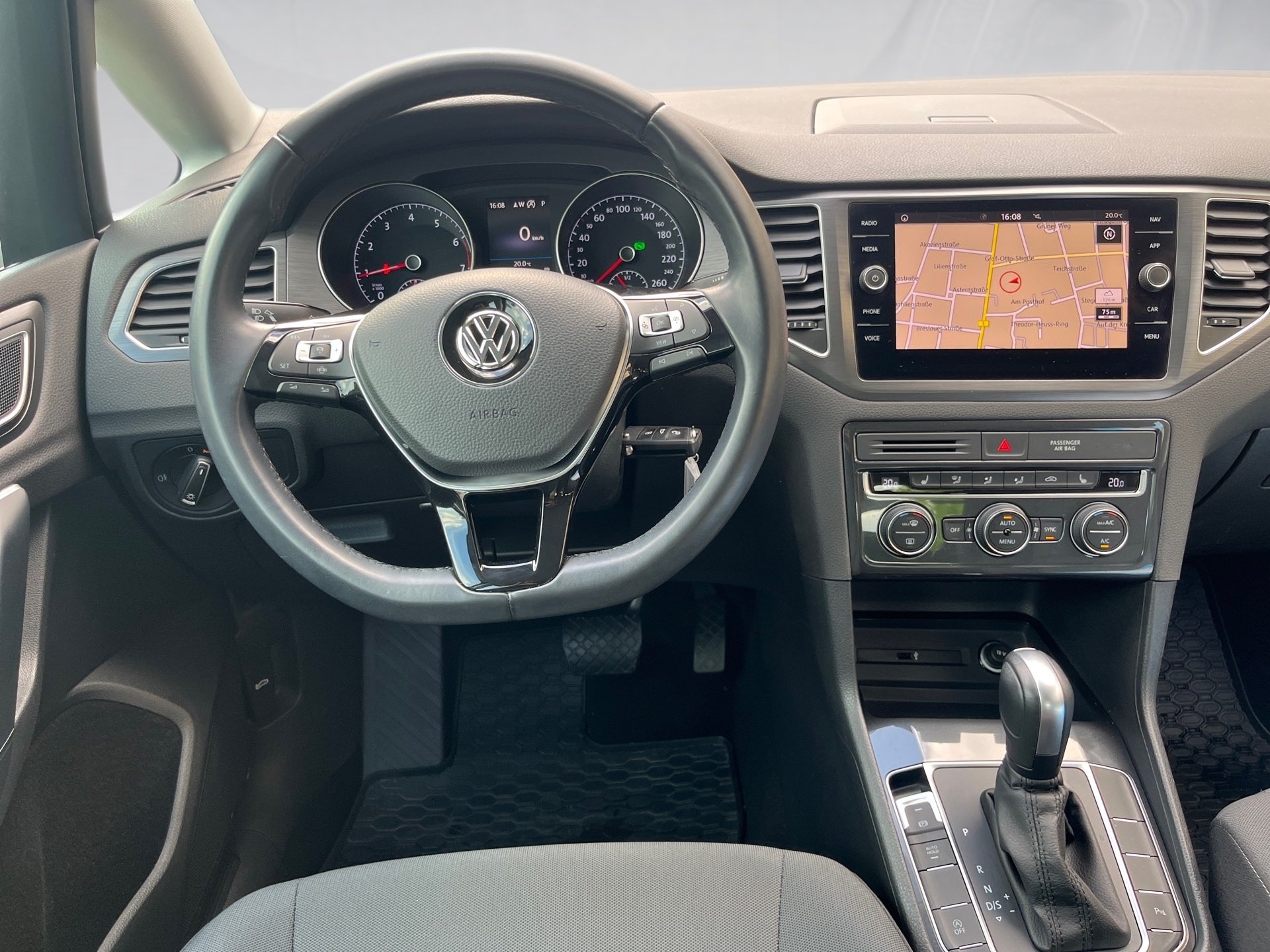 Golf Sportsvan COMFORTLINE TSI DSG+ALU 16+NAVI+ACC+LED+EINPARKHILFE+WINTERPAKET+KLIMA