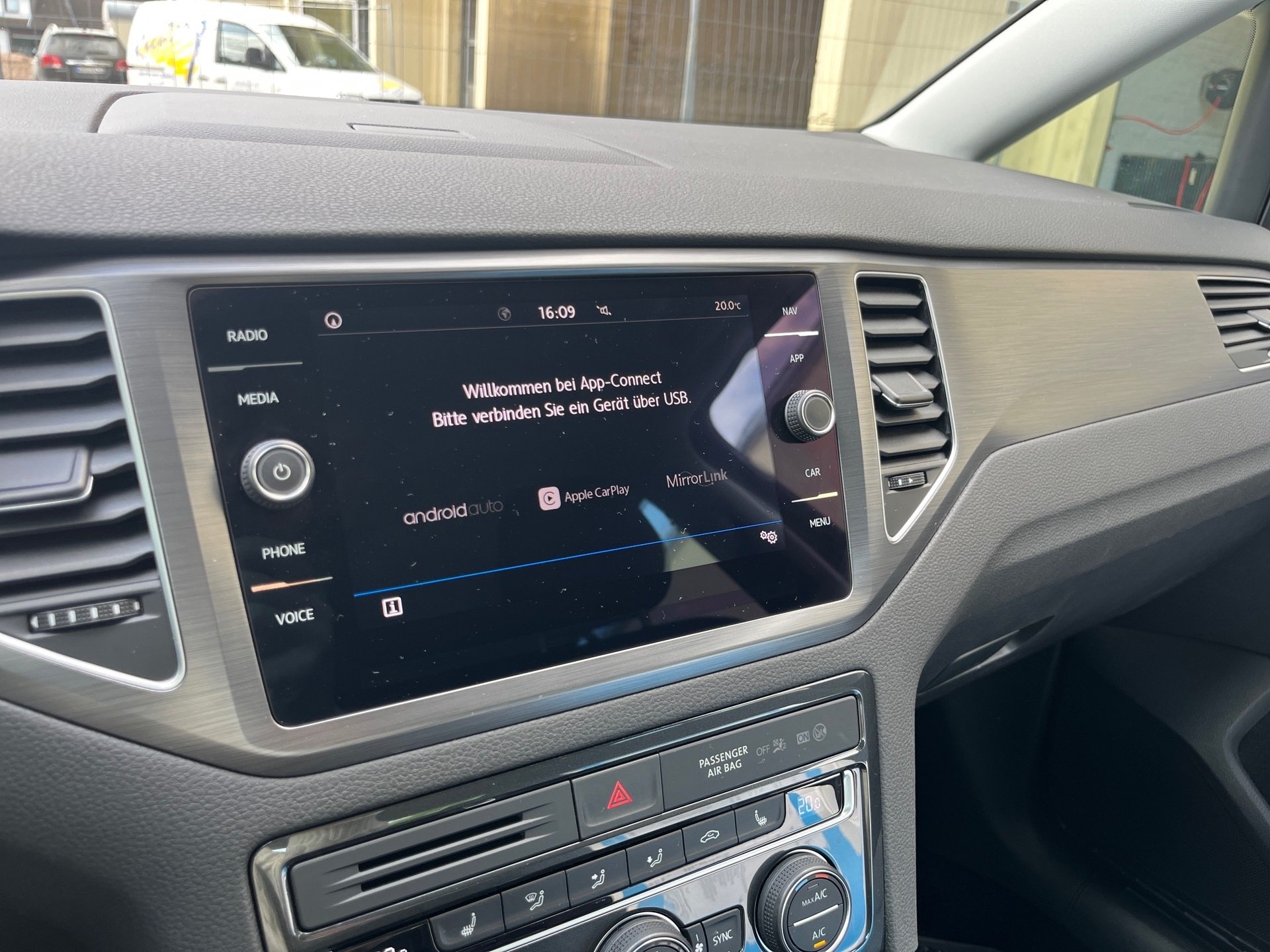 Golf Sportsvan COMFORTLINE TSI DSG+ALU 16+NAVI+ACC+LED+EINPARKHILFE+WINTERPAKET+KLIMA