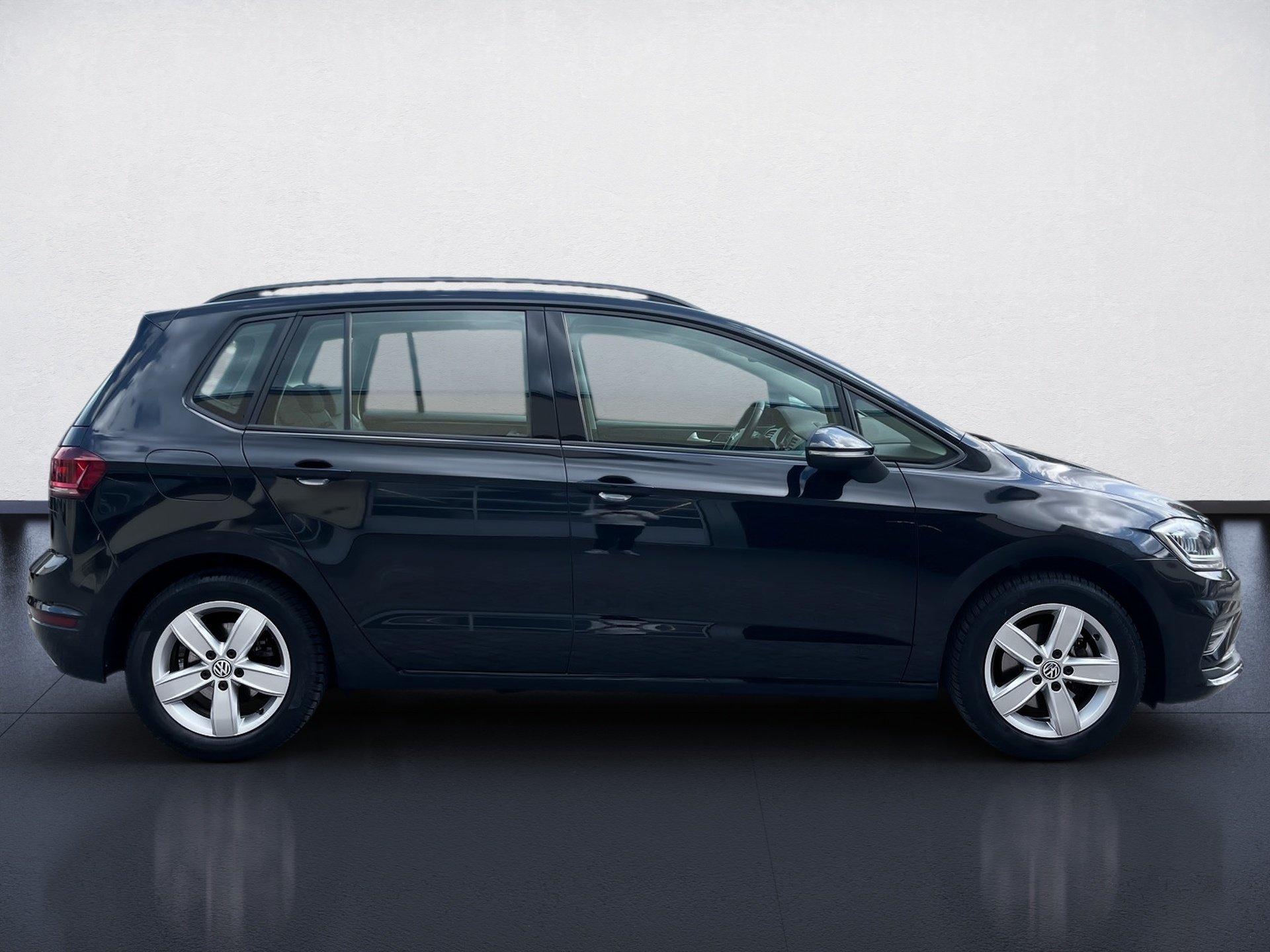 Golf Sportsvan COMFORTLINE TSI DSG+ALU 16+NAVI+ACC+LED+EINPARKHILFE+WINTERPAKET+KLIMA