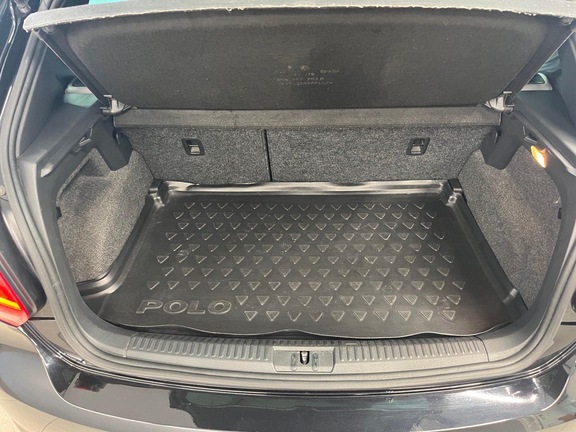 Polo BLUE GT TSI+ALU 17+EINPARKHILFE+SPORTFAHWERK+TEMPOMAT+RADIO+SPORTSITZE