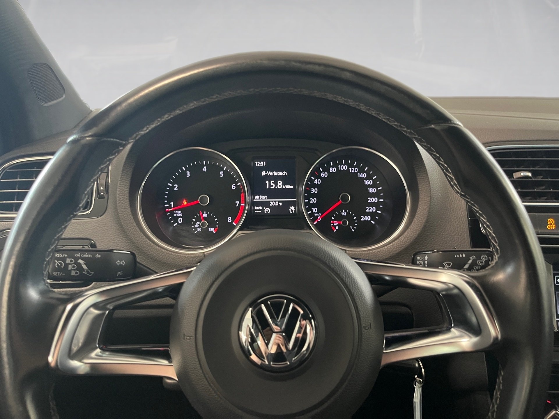 Polo BLUE GT TSI+ALU 17+EINPARKHILFE+SPORTFAHWERK+TEMPOMAT+RADIO+SPORTSITZE