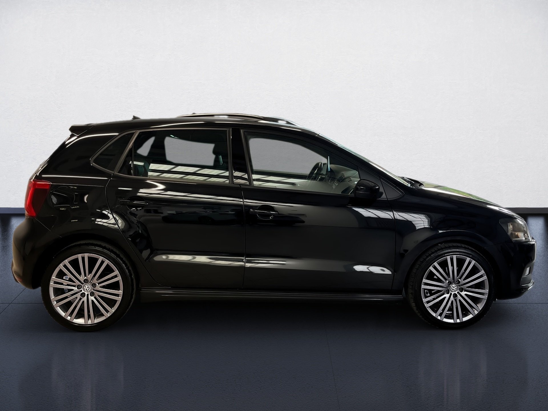 Polo BLUE GT TSI+ALU 17+EINPARKHILFE+SPORTFAHWERK+TEMPOMAT+RADIO+SPORTSITZE